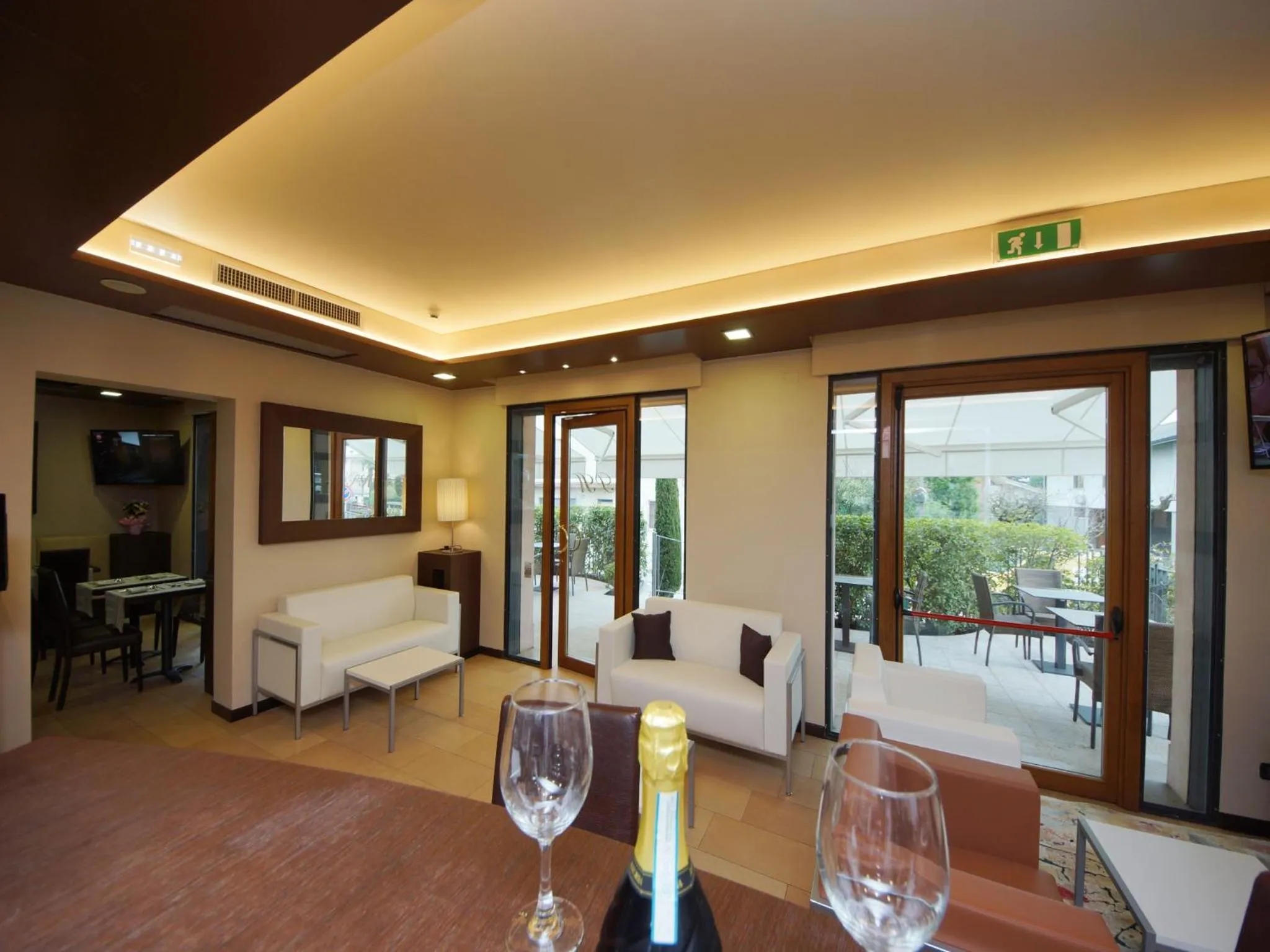 Lounge or bar, Bed in Hotel Clarin 14 by Dori