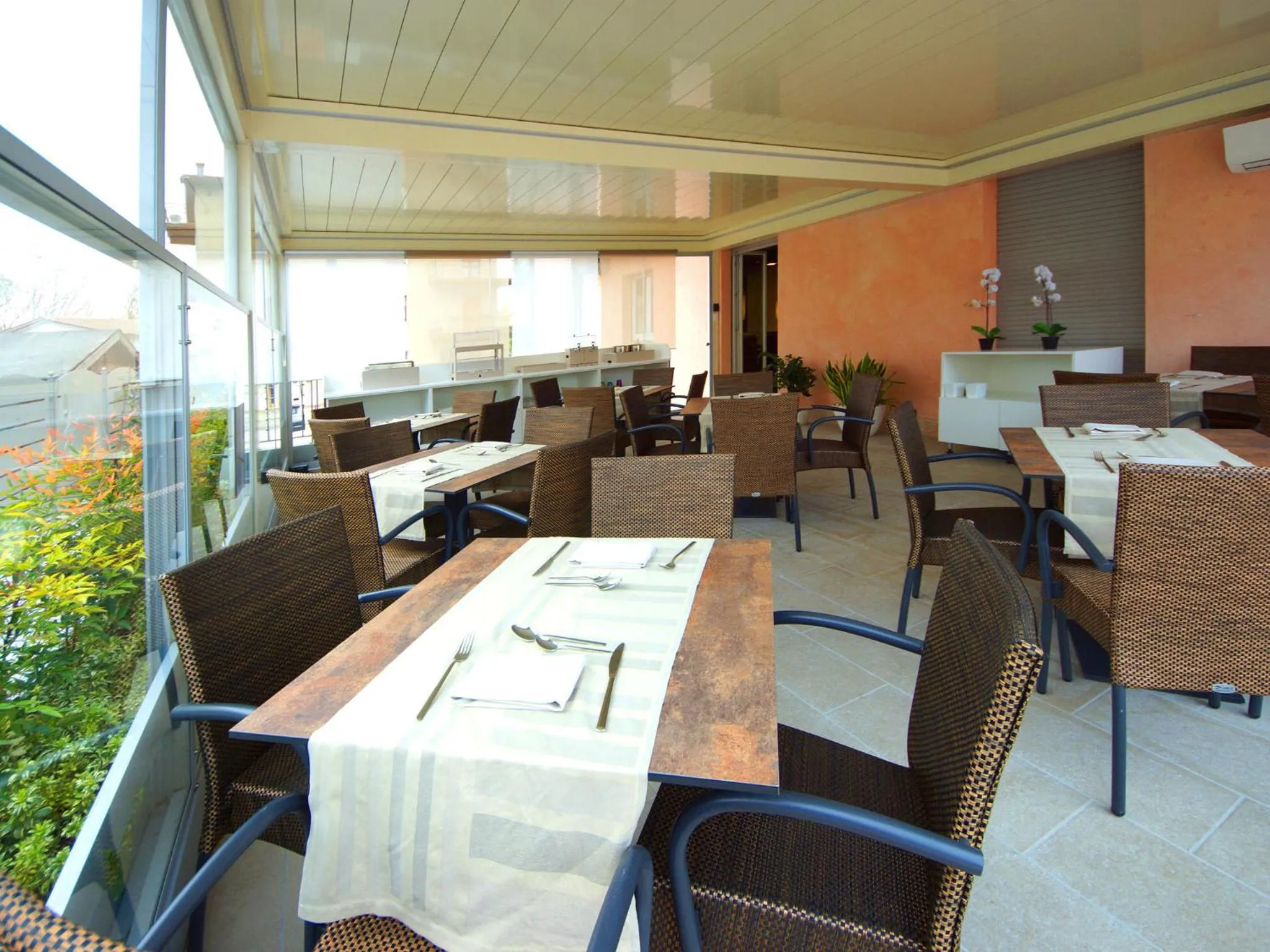 Communal lounge/ TV room in Hotel Clarin 14 by Dori