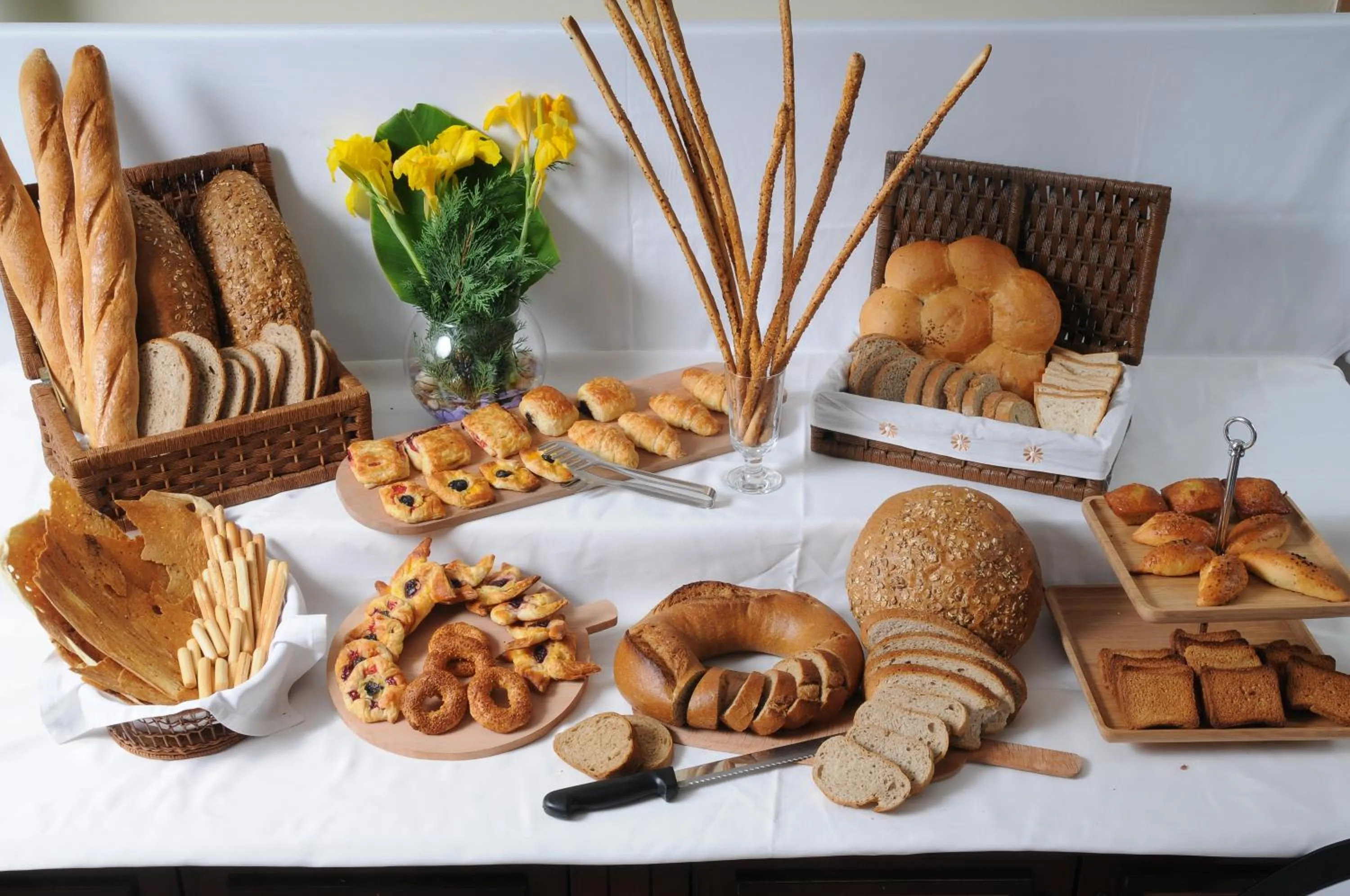 Restaurant/places to eat in Ece Saray Marina Resort