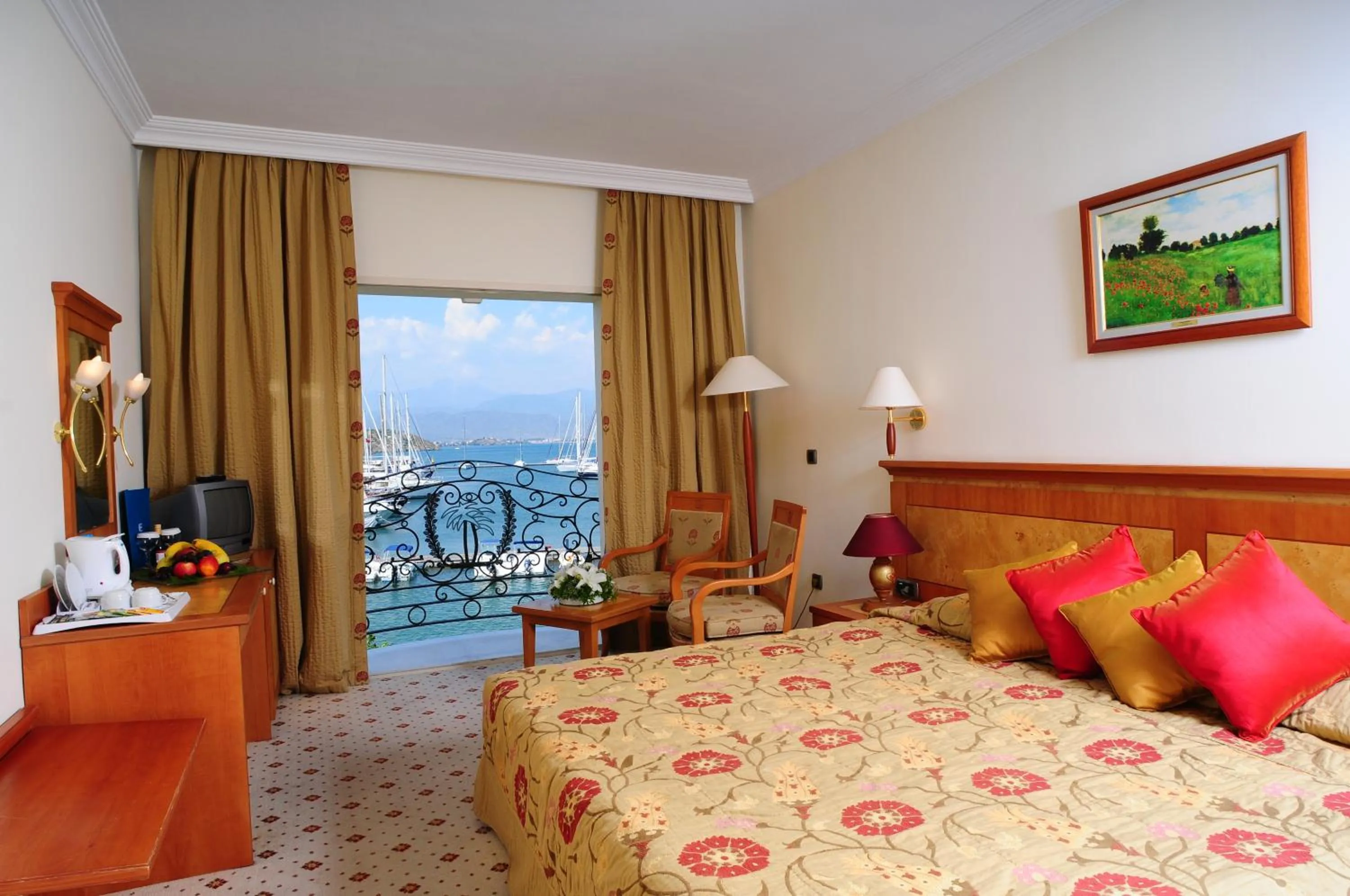 View (from property/room), Bed in Ece Saray Marina Resort