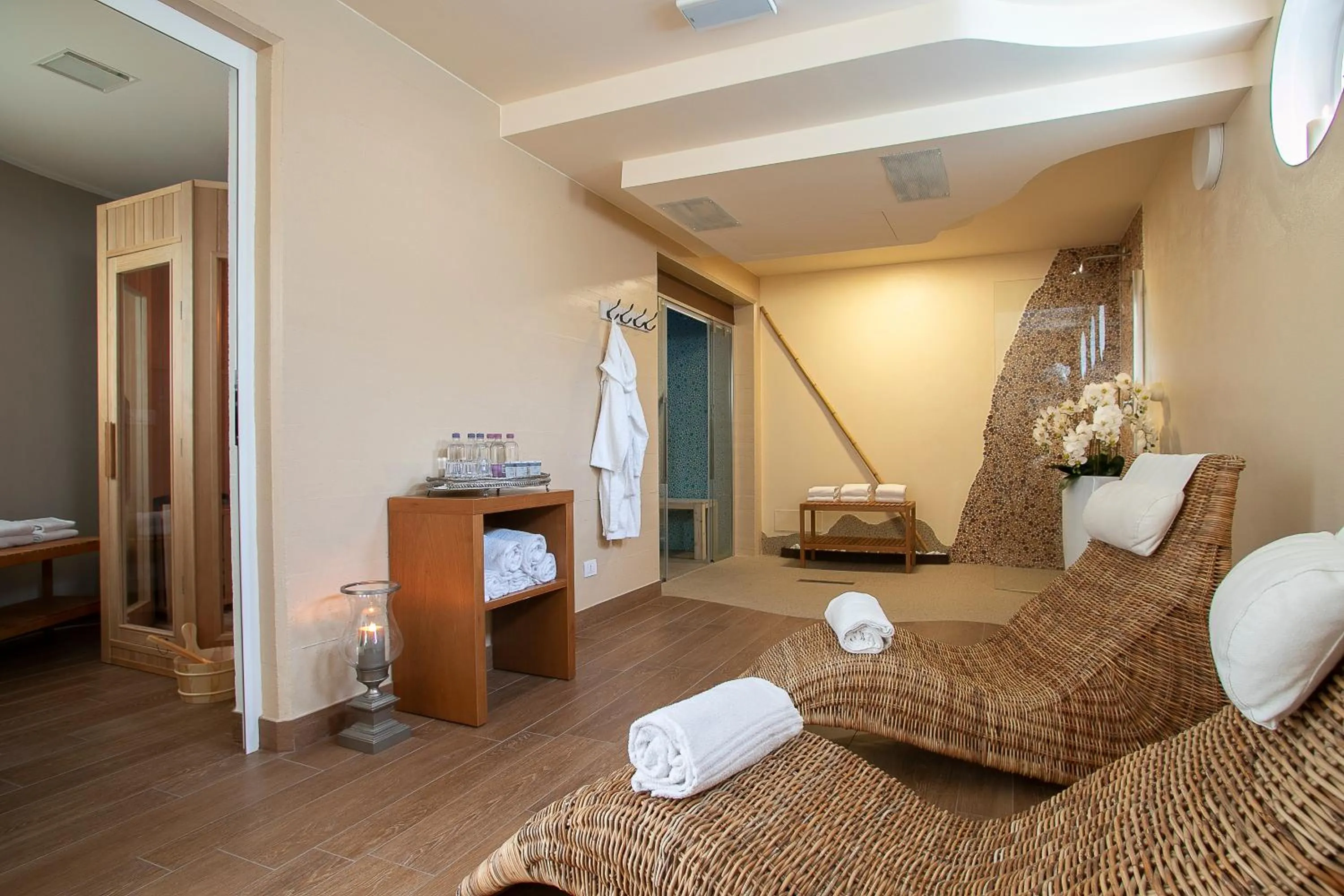 Sauna, Bed in Park Hotel Ermitage Resort & Spa