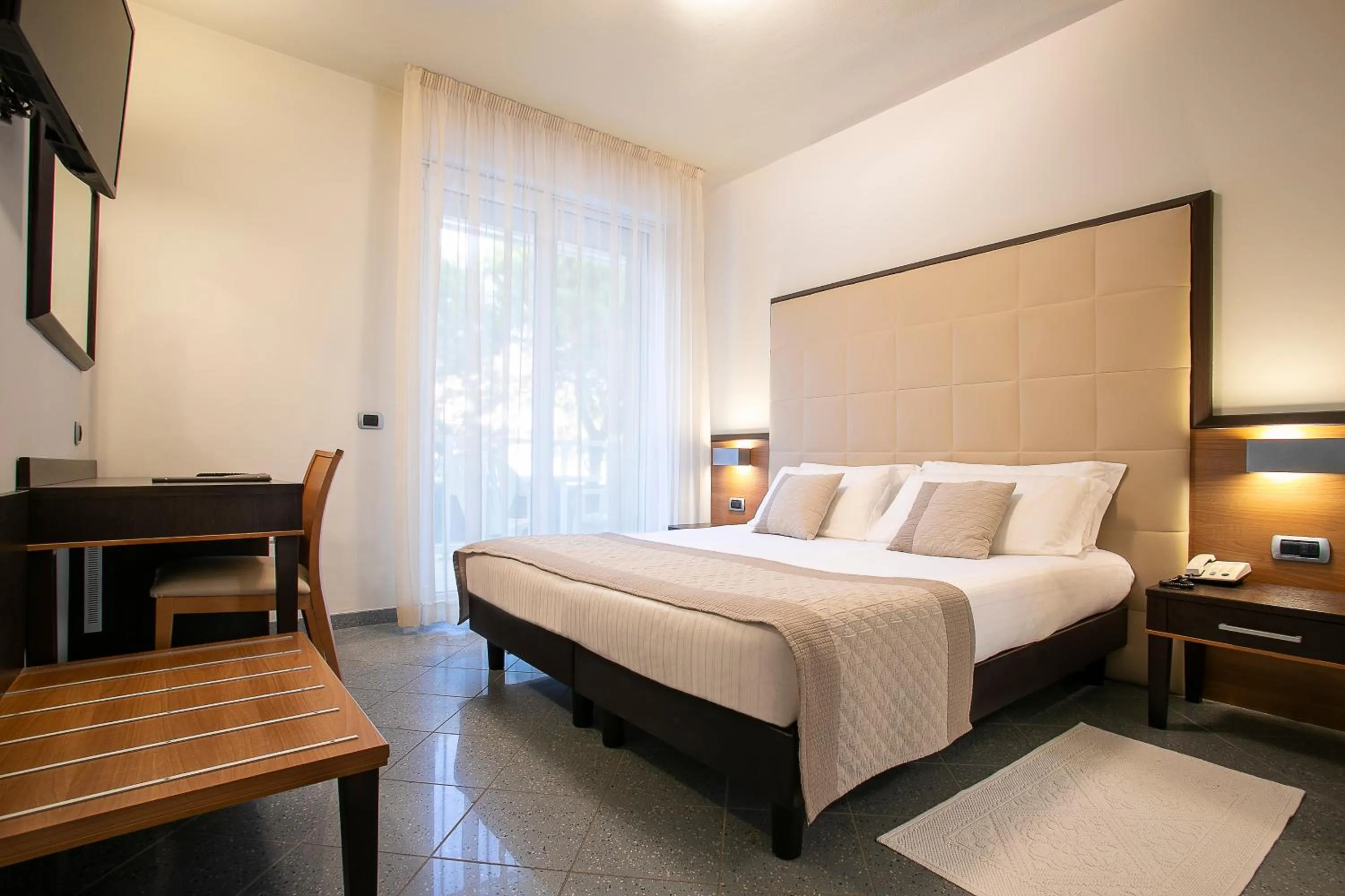 Bed in Park Hotel Ermitage Resort & Spa