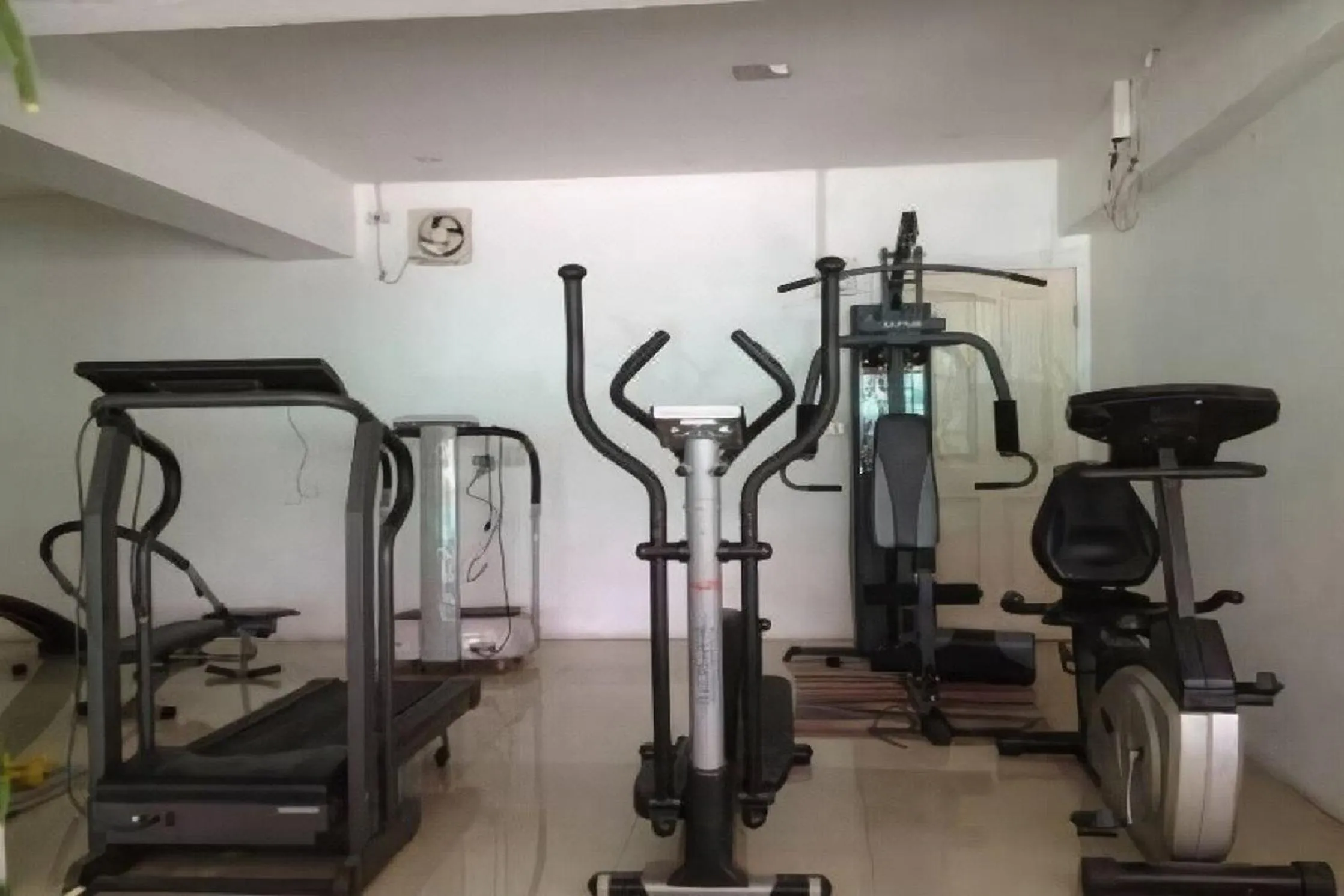 Fitness centre/facilities in Latin Garden Hotel