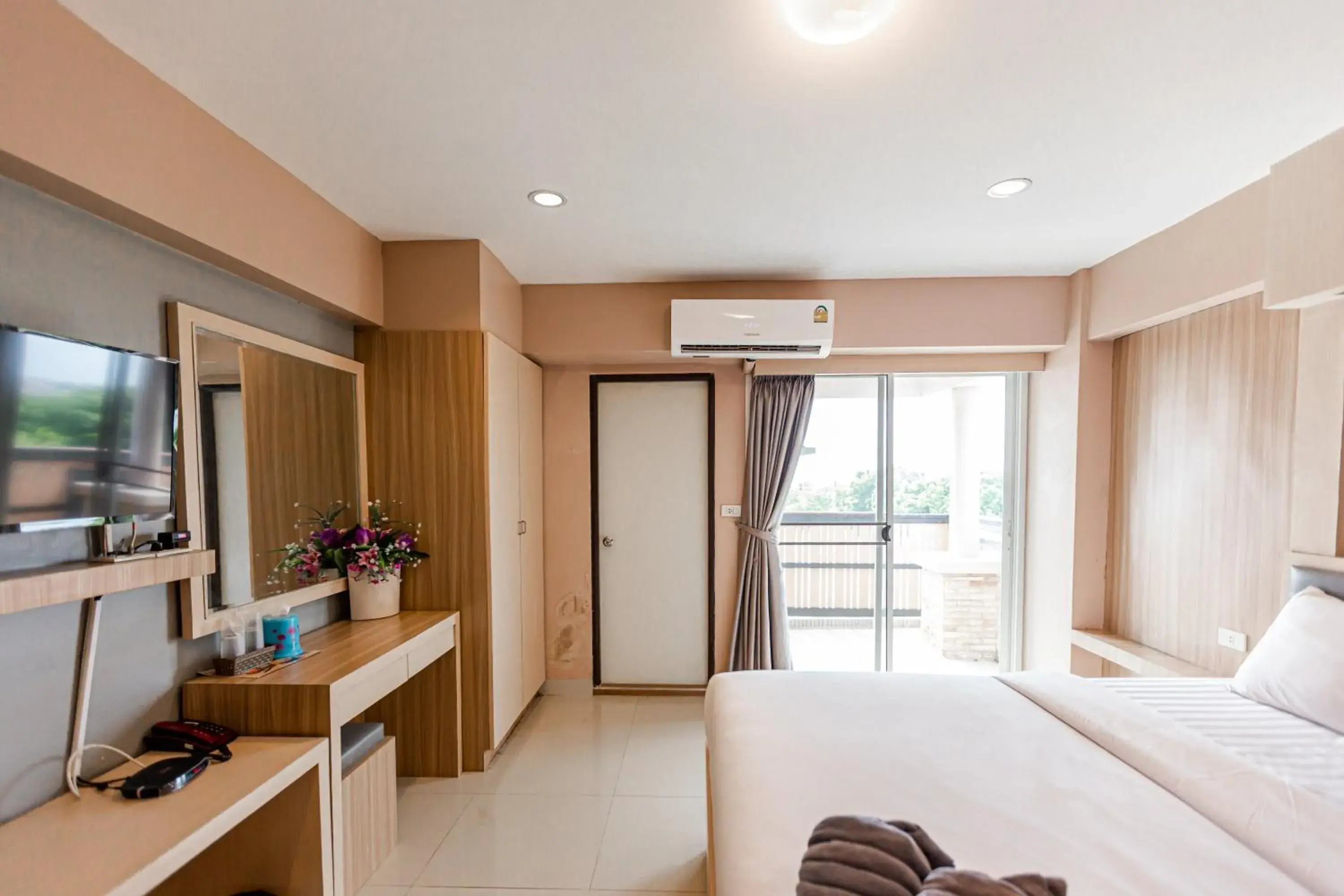 Bedroom, Bed in Latin Garden Hotel Bedroom, Bed in Latin Garden Hotel