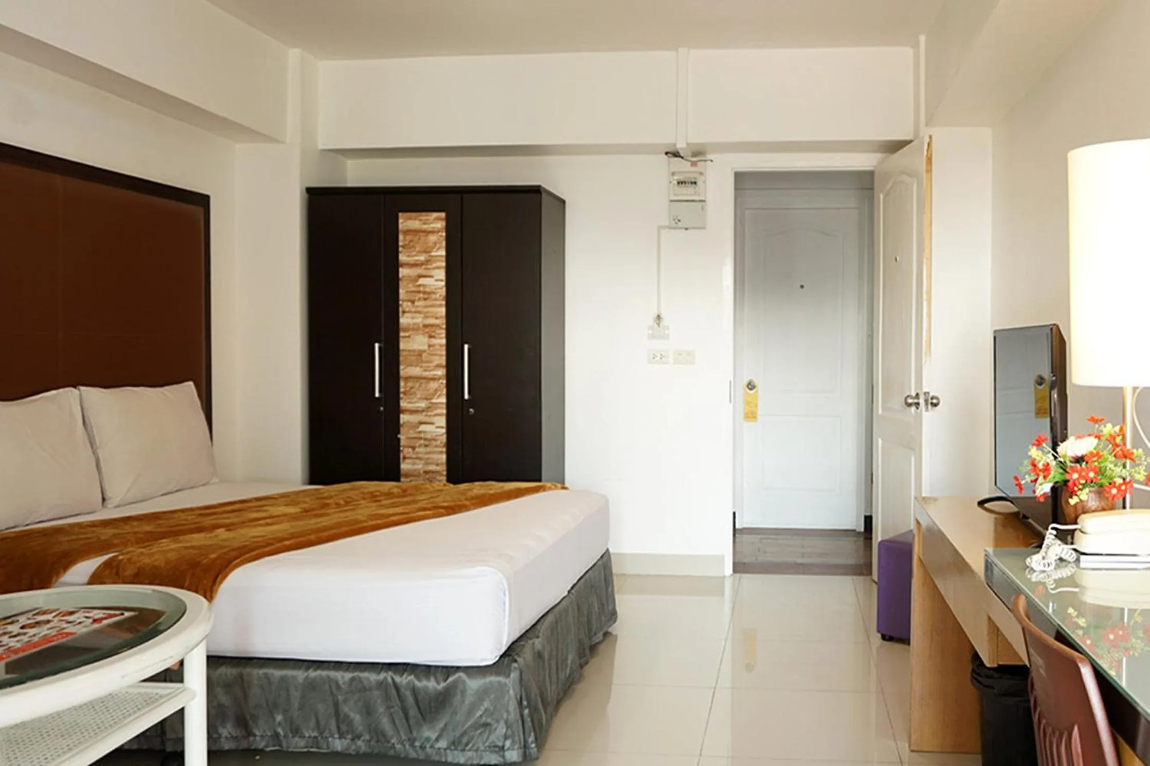 Photo of the whole room, Bed in Latin Garden Hotel