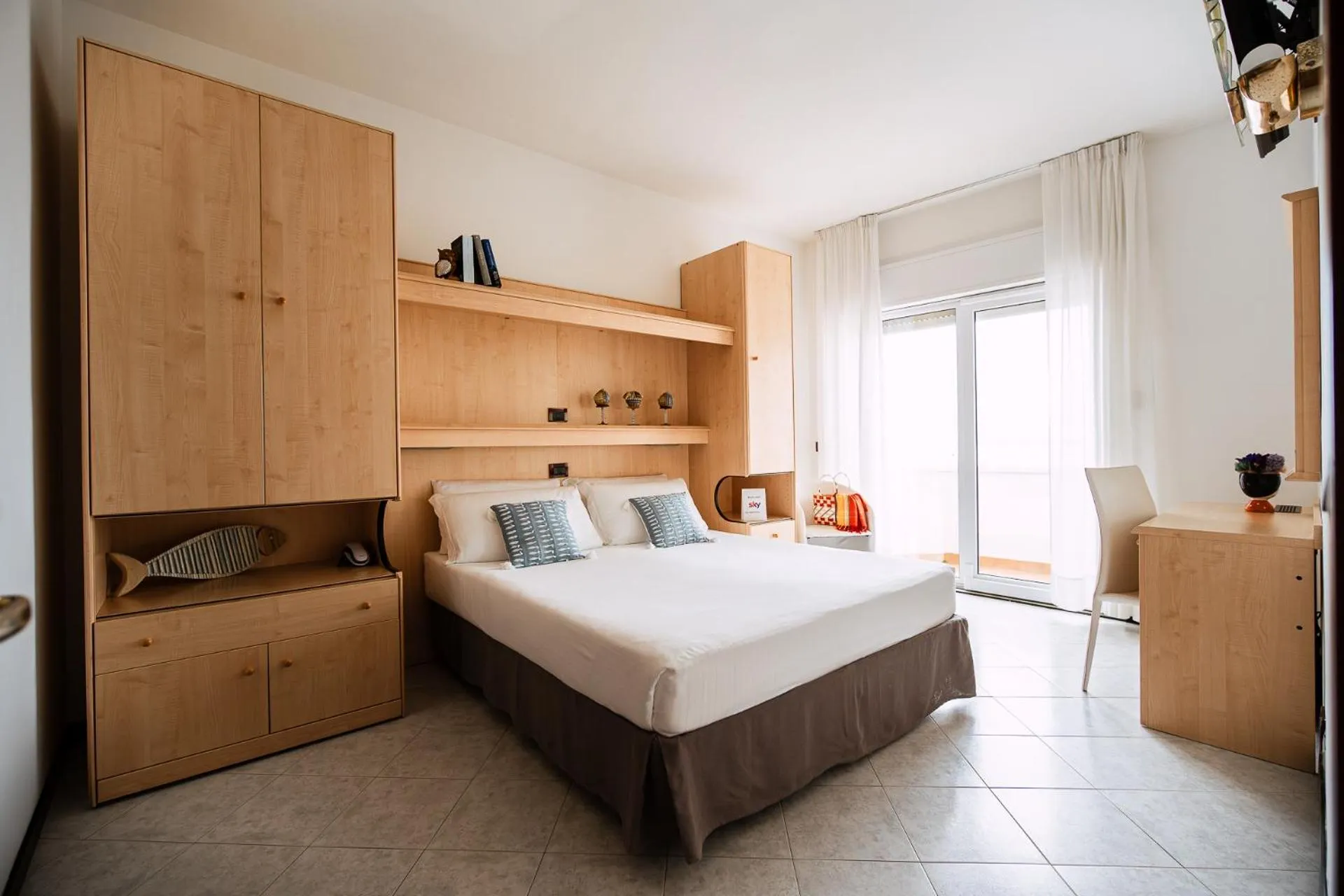 Bed in Hotel Niagara