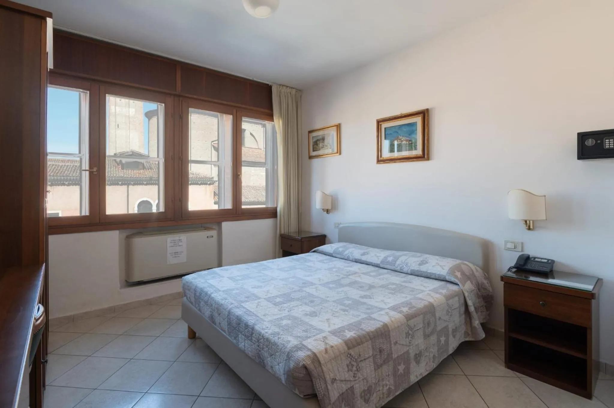 Bed in Hotel Caldin's