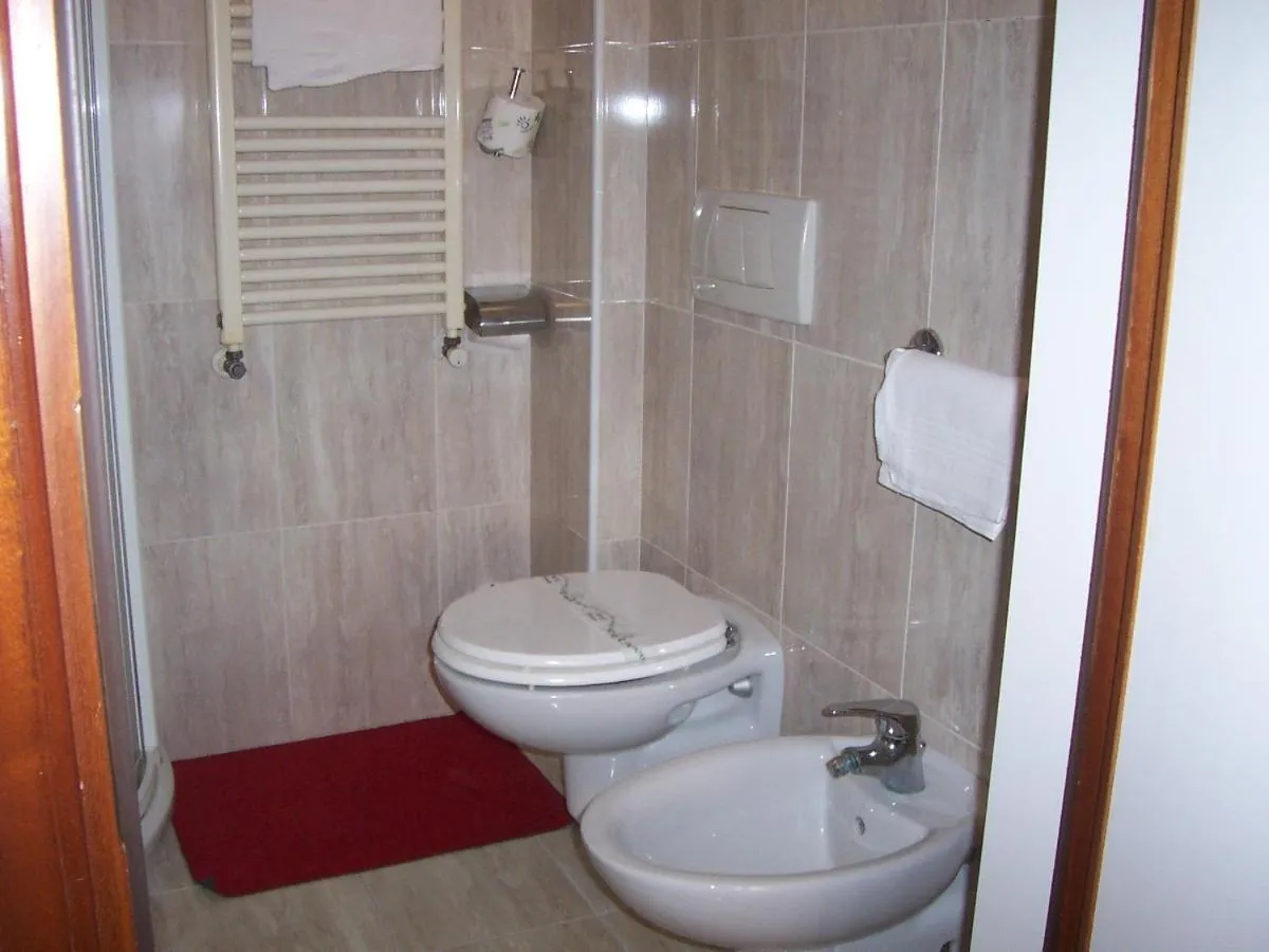 Premium Quadruple Room with Canal view in Hotel Caldin's