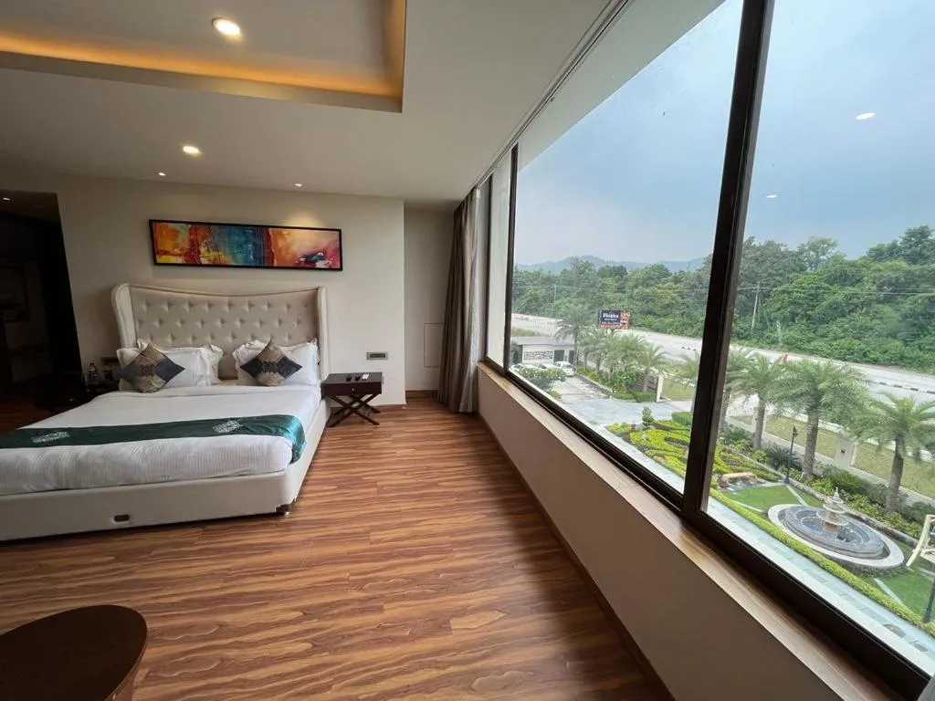 Bedroom, Bed in Pinaka Hotels & Resorts