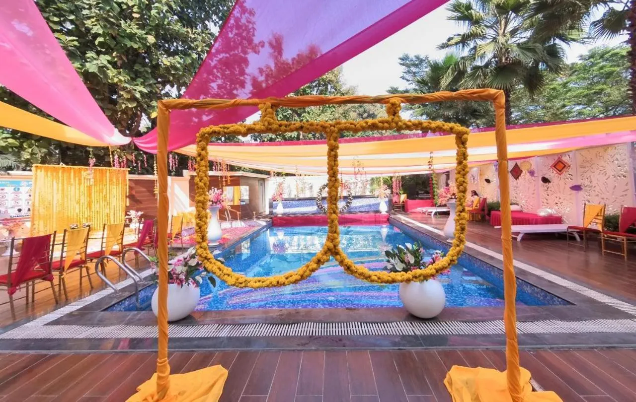 Swimming pool in Pinaka Hotels & Resorts