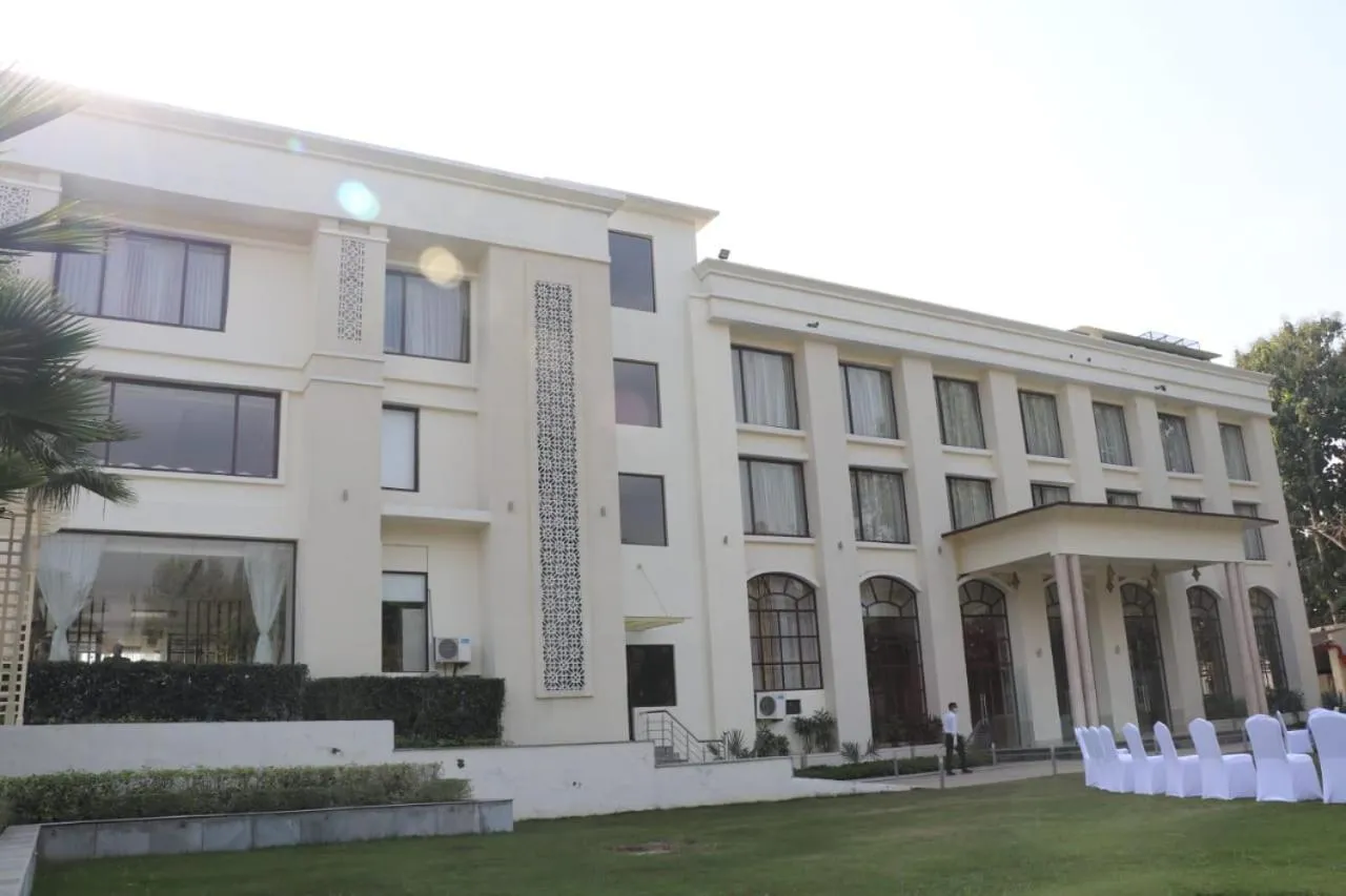 Property building in Pinaka Hotels & Resorts