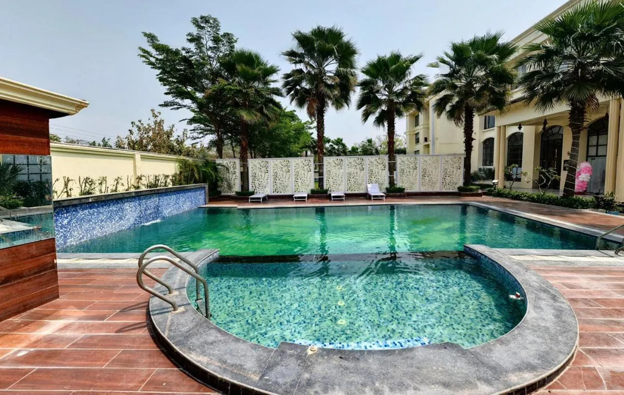 Swimming pool in Pinaka Hotels & Resorts
