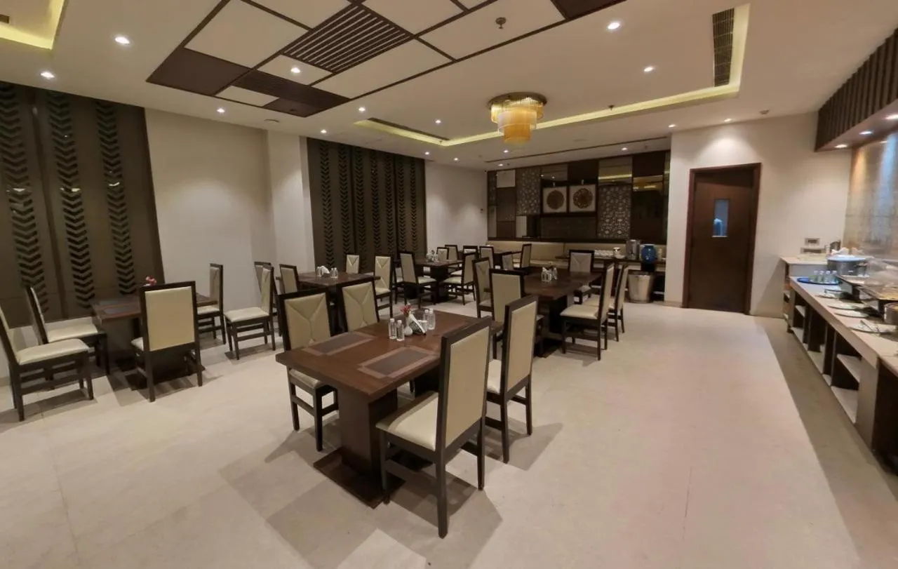 Restaurant/places to eat in Pinaka Hotels & Resorts