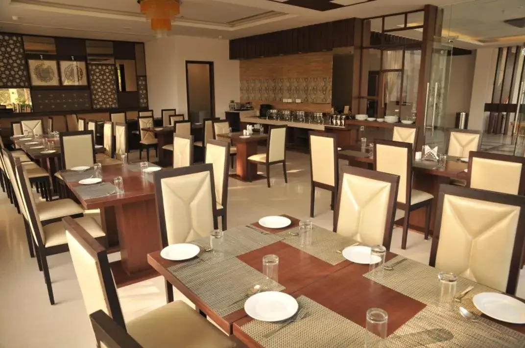 Restaurant/places to eat in Pinaka Hotels & Resorts Restaurant/places to eat in Pinaka Hotels & Resorts