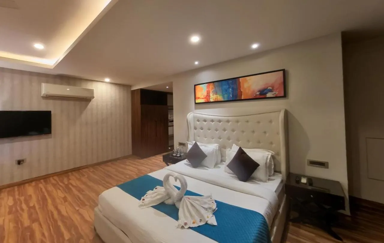 Bedroom, Bed in Pinaka Hotels & Resorts