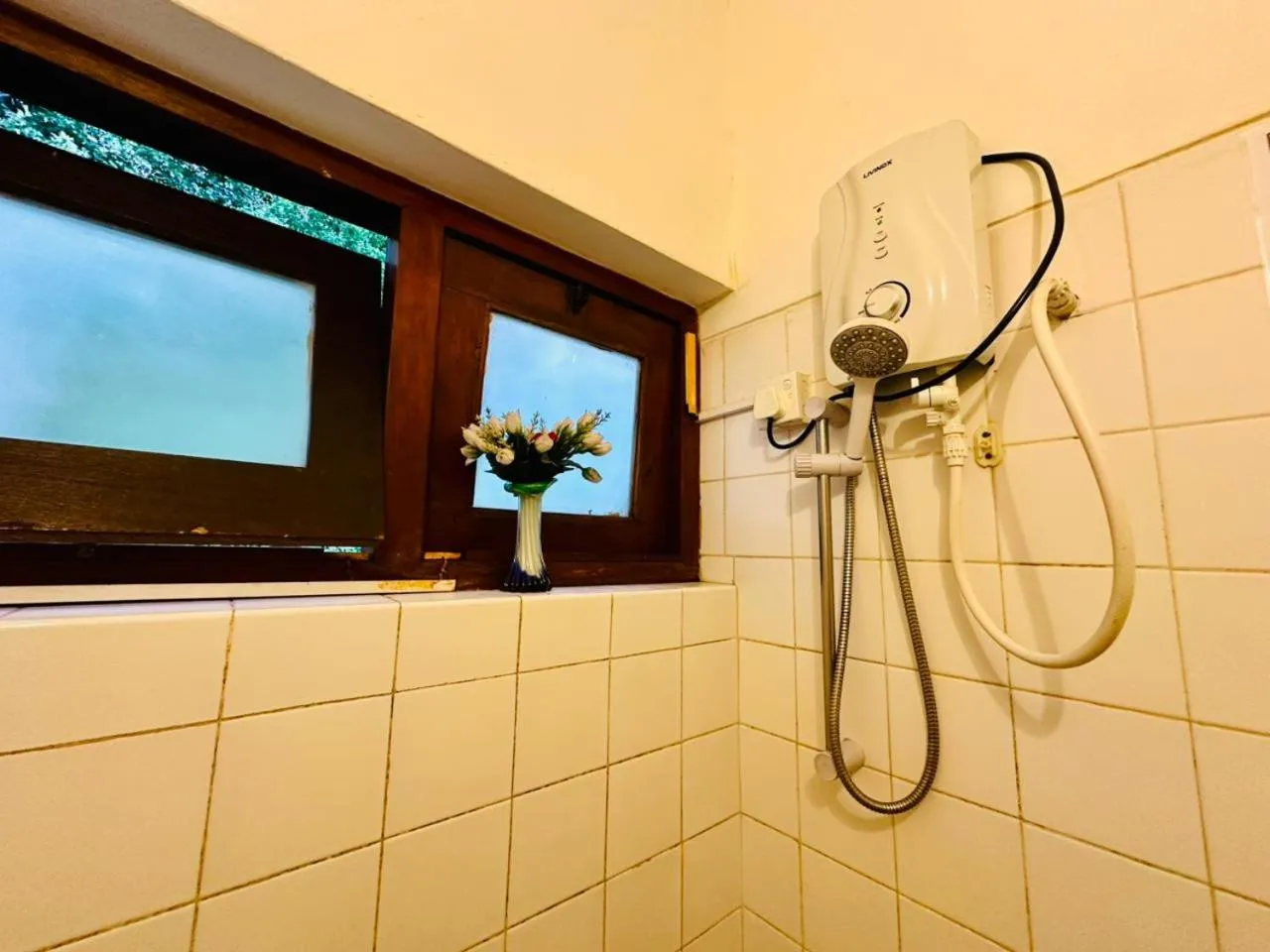 Shower in Lazy Bear Best Hostel in Kandy