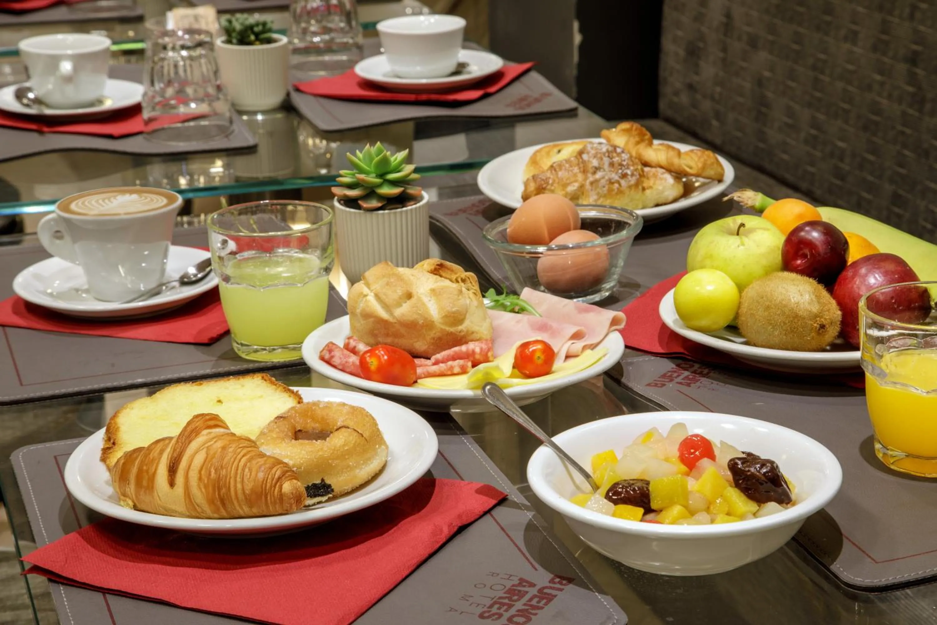 Breakfast in Hotel Buenos Aires