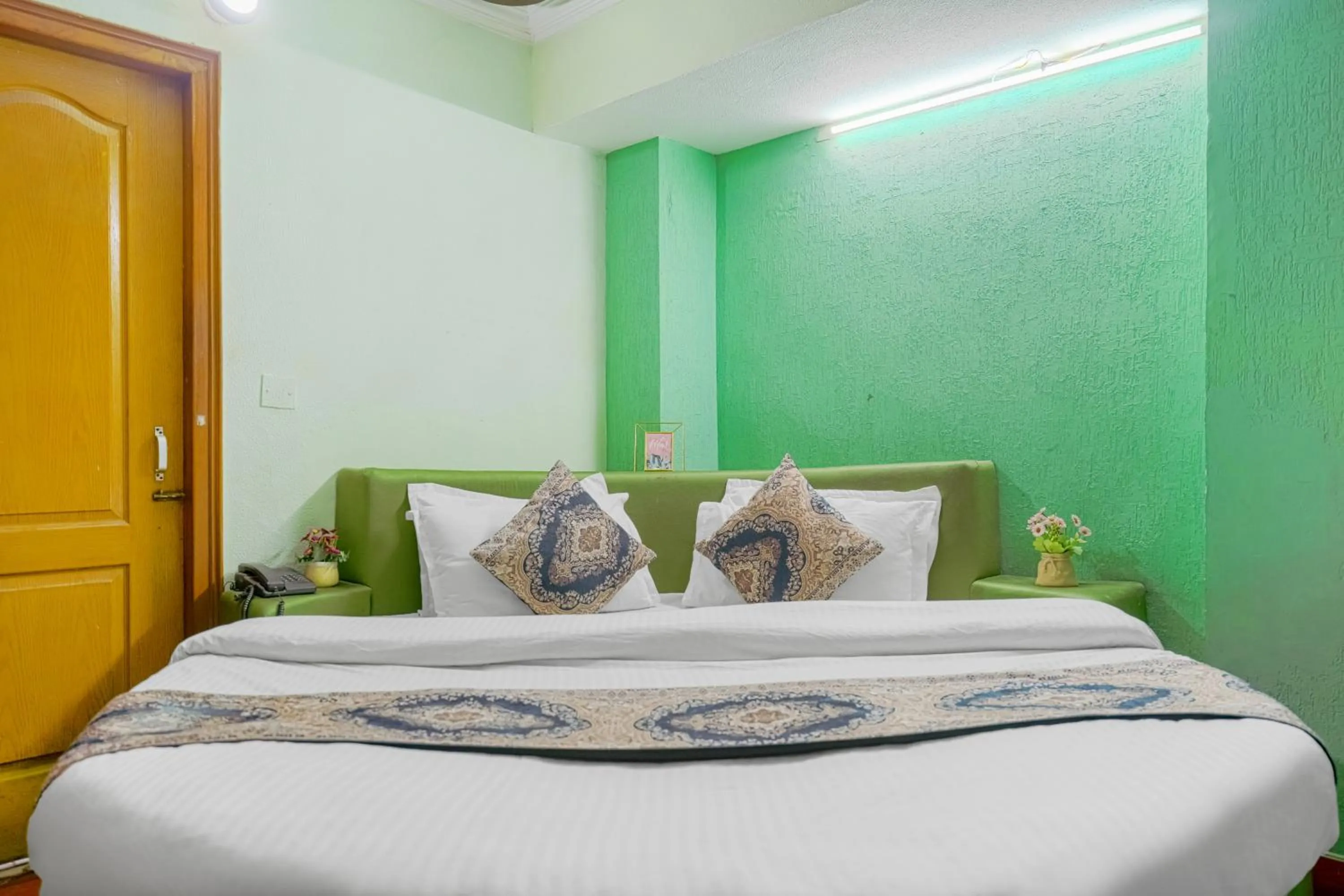 Bed in Hotel Abhi international