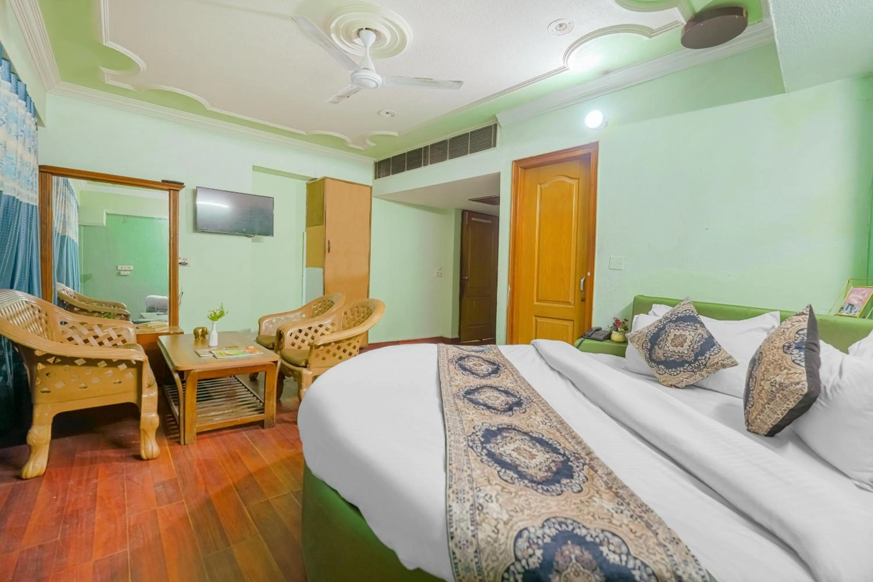 Bed in Hotel Abhi international