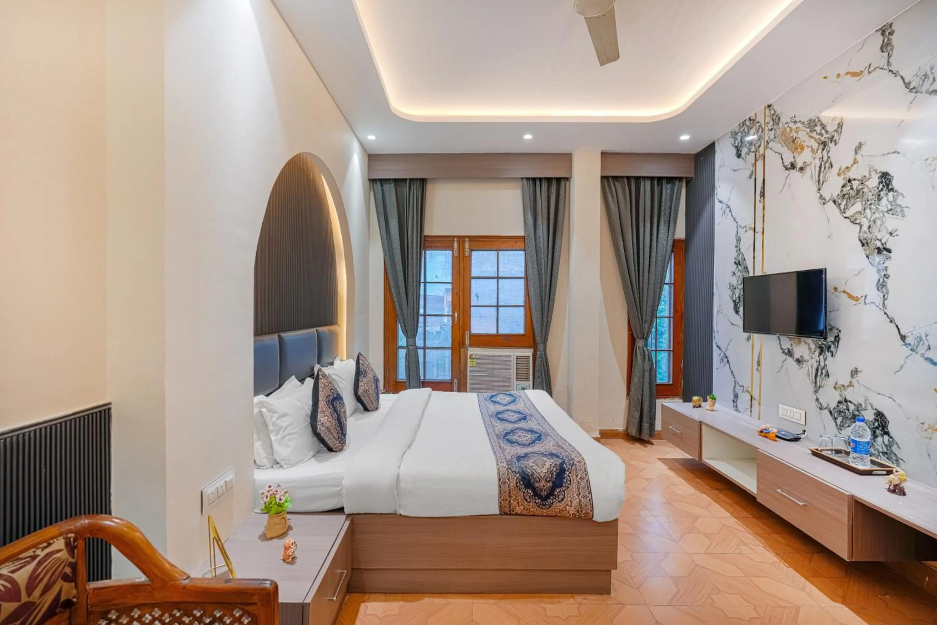 Bed in Hotel Abhi international