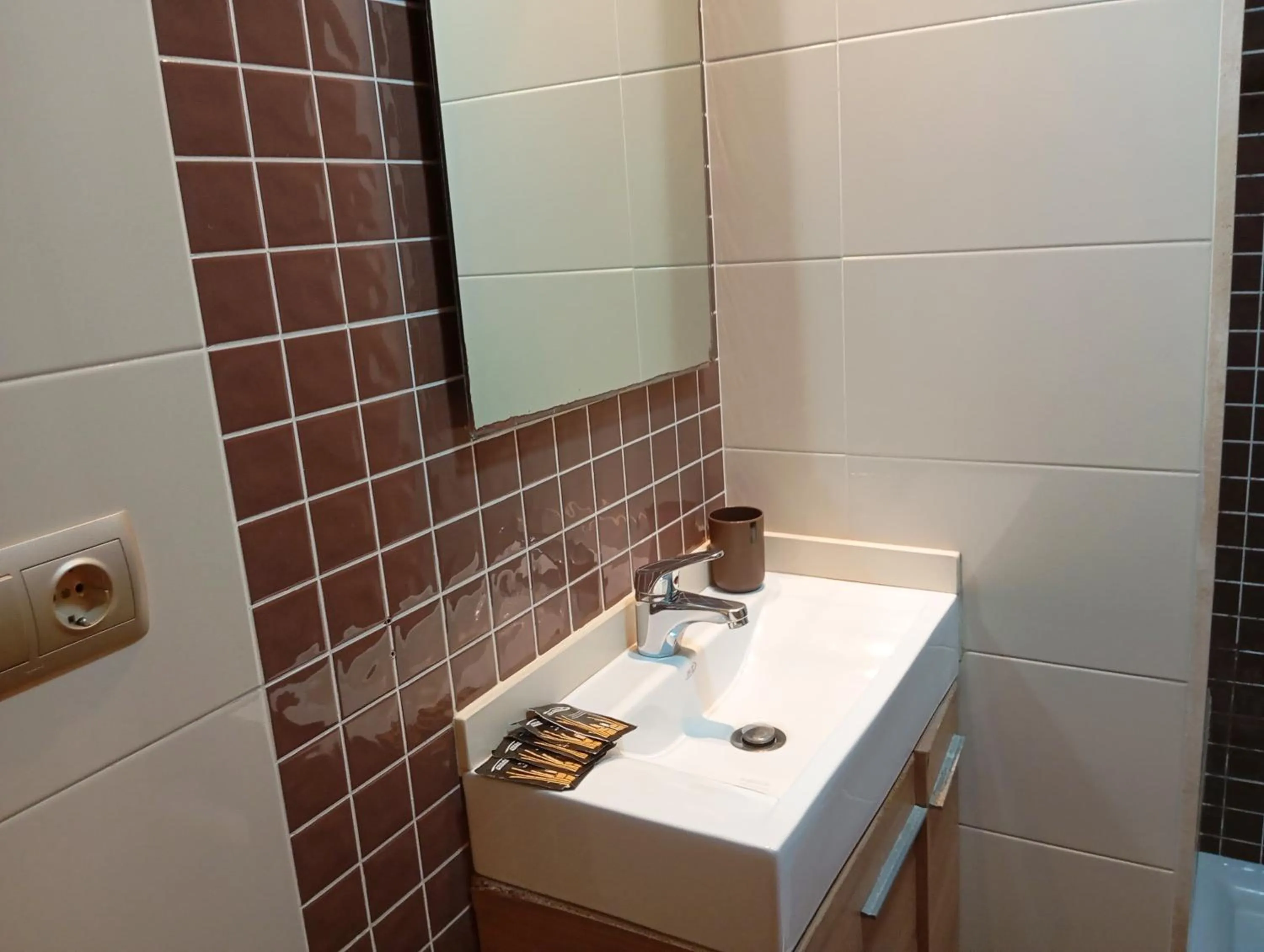 Bathroom in Apartamentos Portonovo 3000
