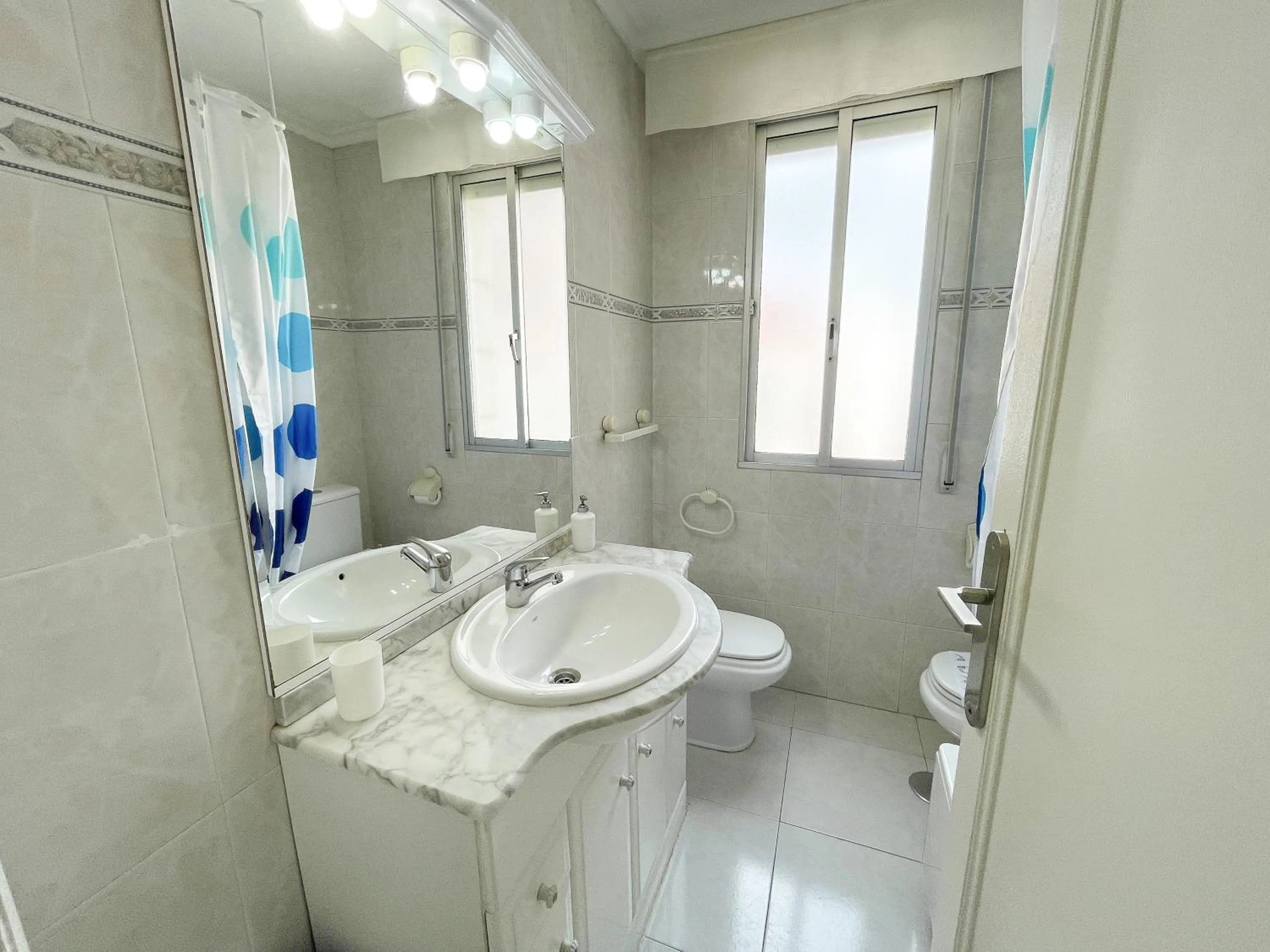 Bathroom in Apartamentos Portonovo 3000