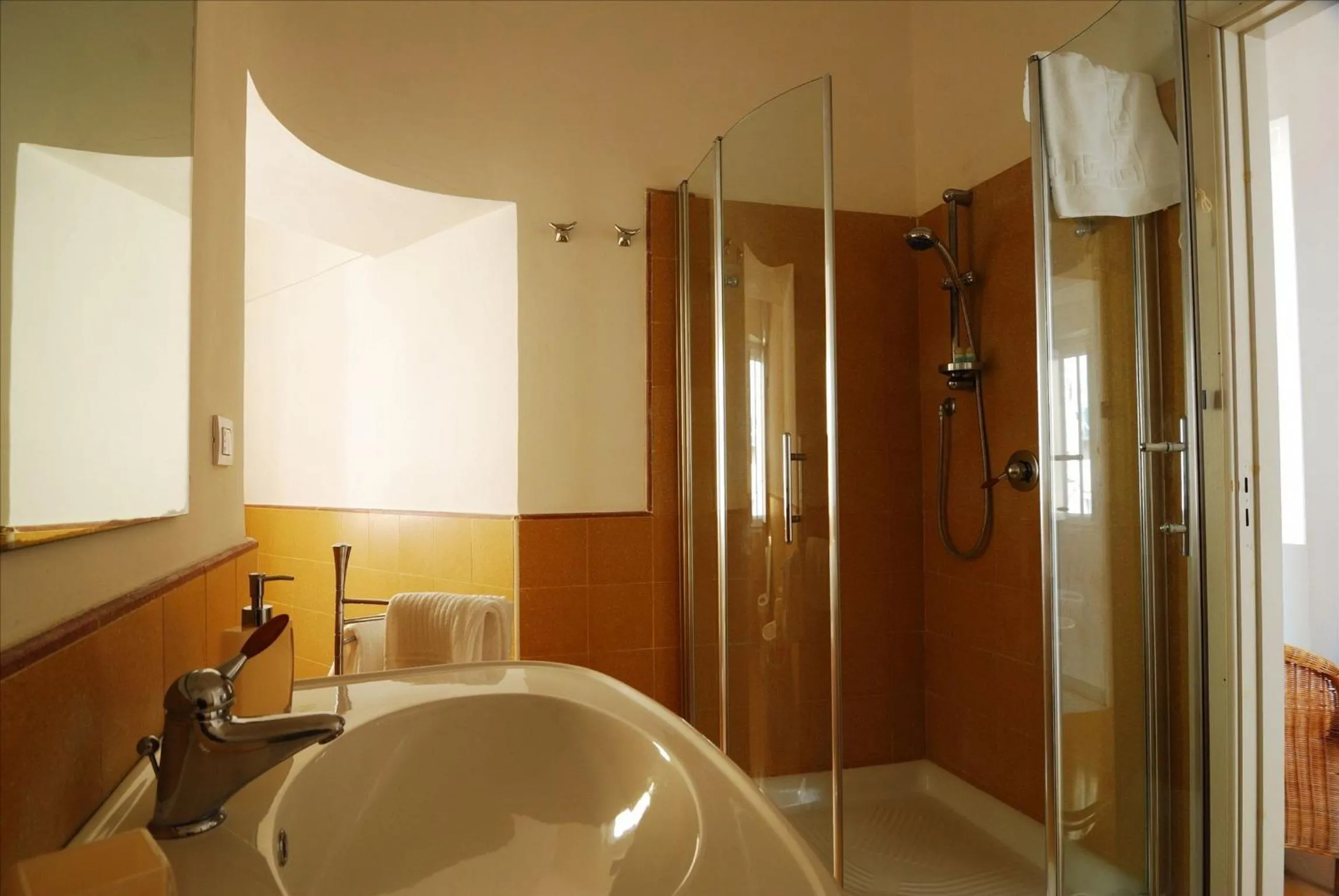 Shower in Residenza D'epoca 1861