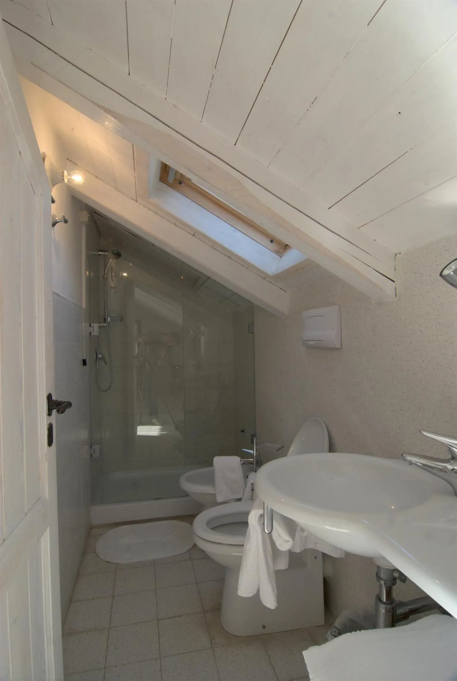Shower in Residenza D'epoca 1861