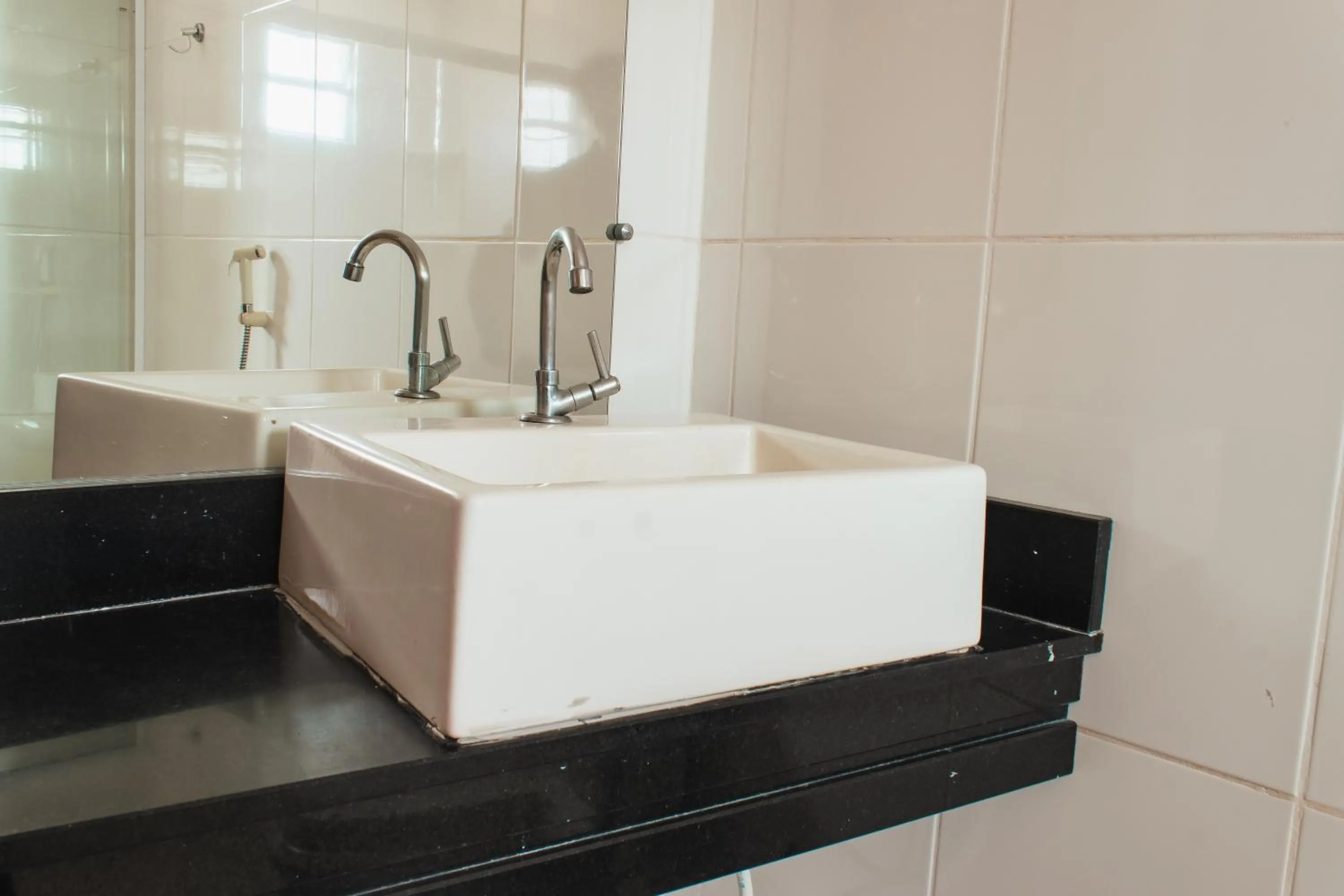 Bathroom in Atrium Express Hotels