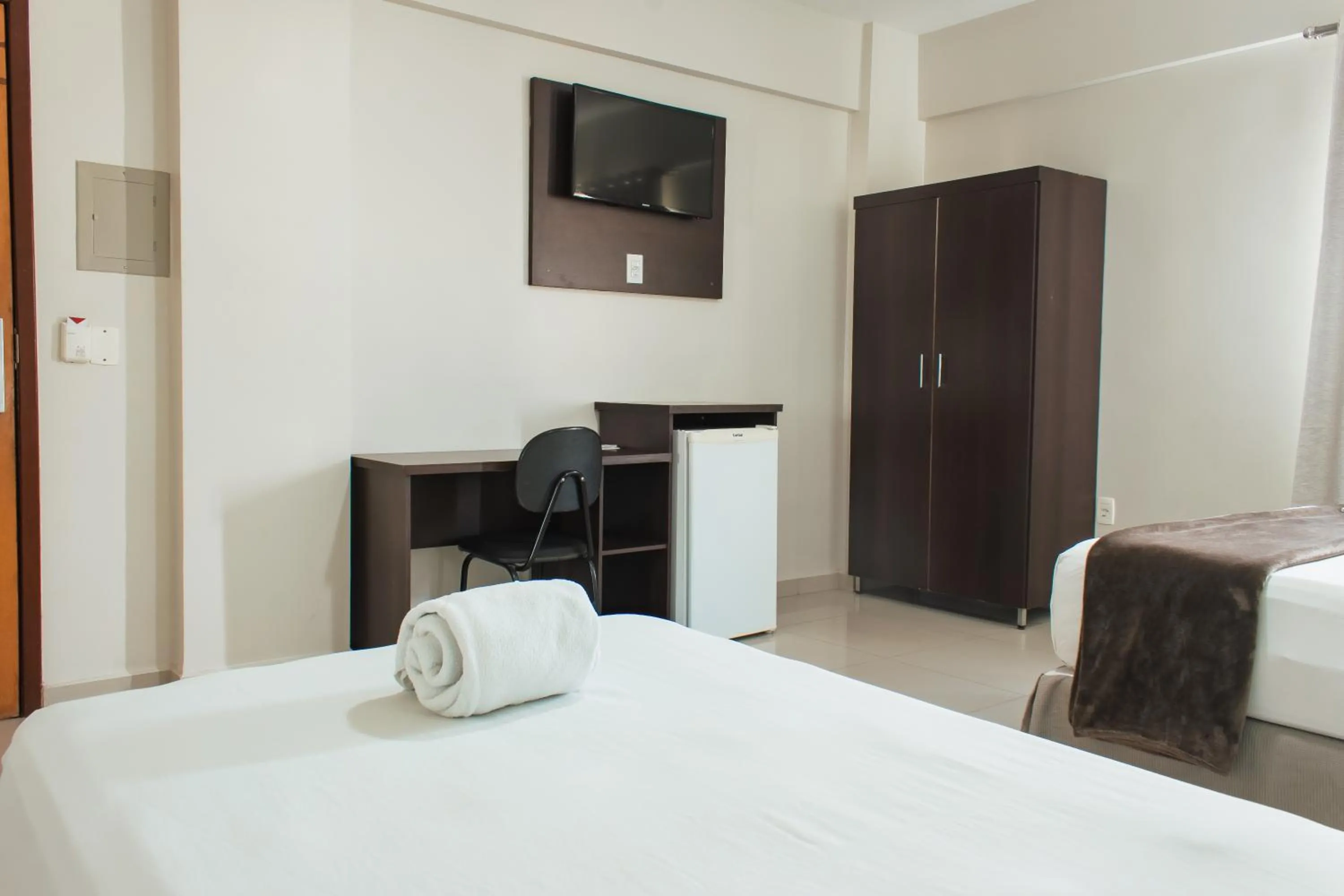 View (from property/room), Bed in Atrium Express Hotels