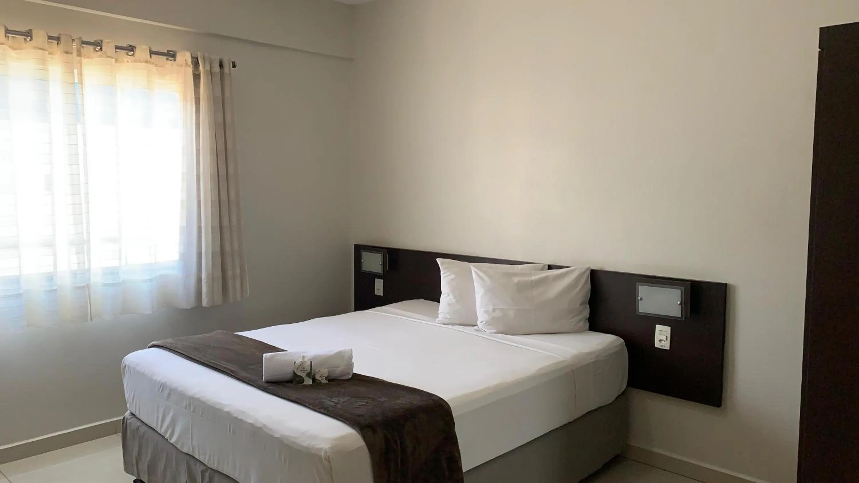 Bedroom, Bed in Atrium Express Hotels