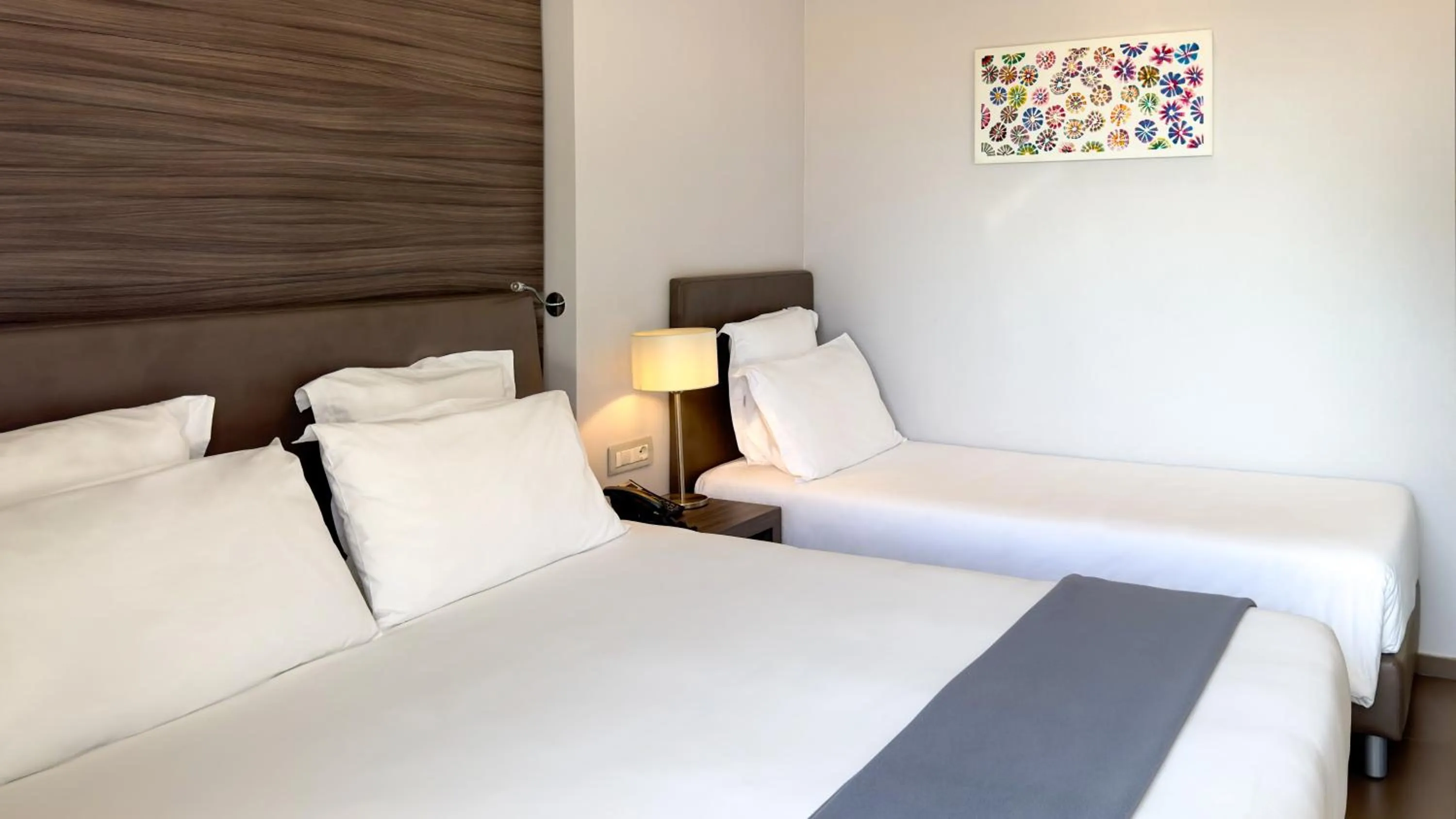 Photo of the whole room, Bed in Hotel Marad