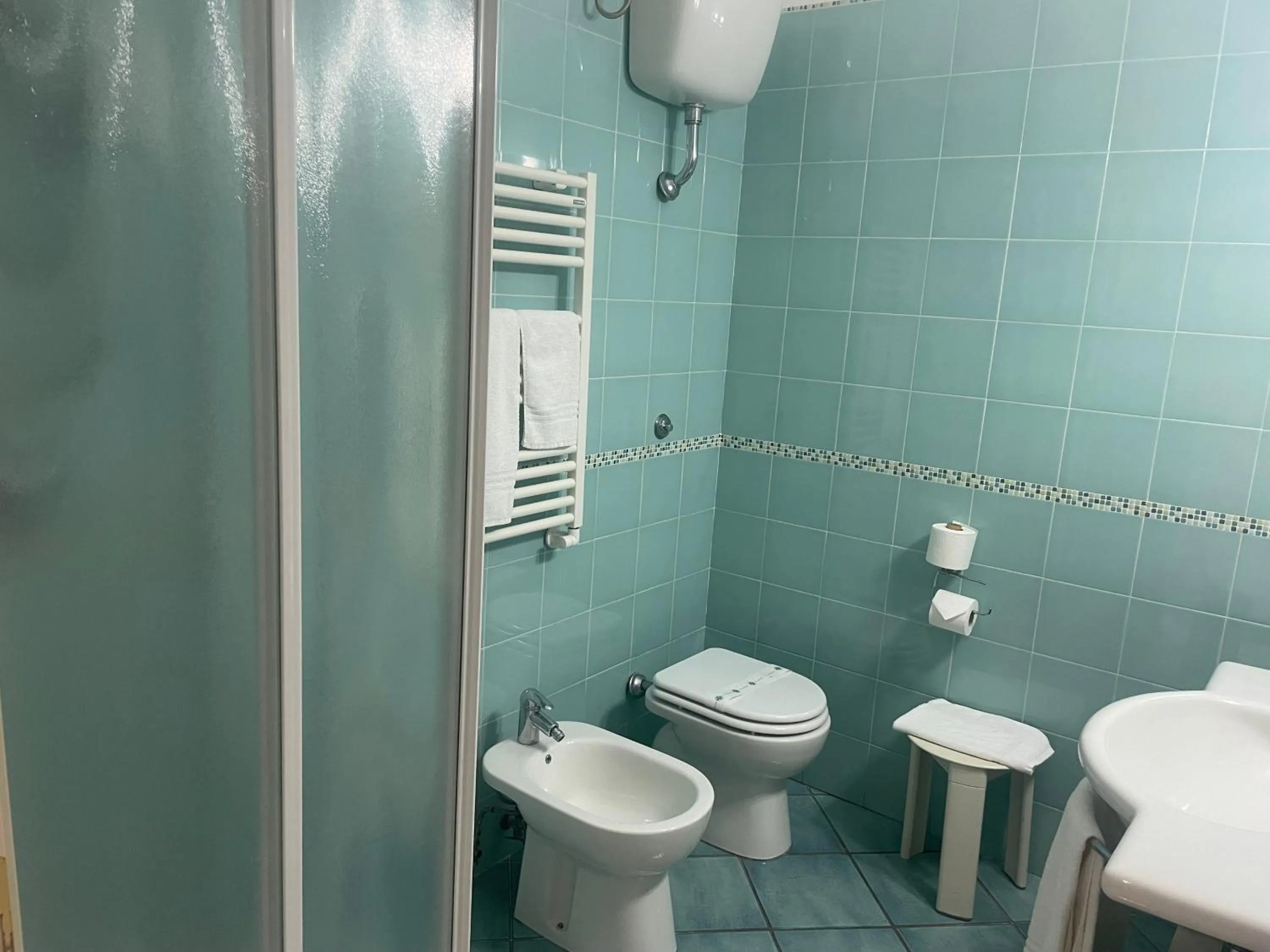 Shower in Hotel Marad