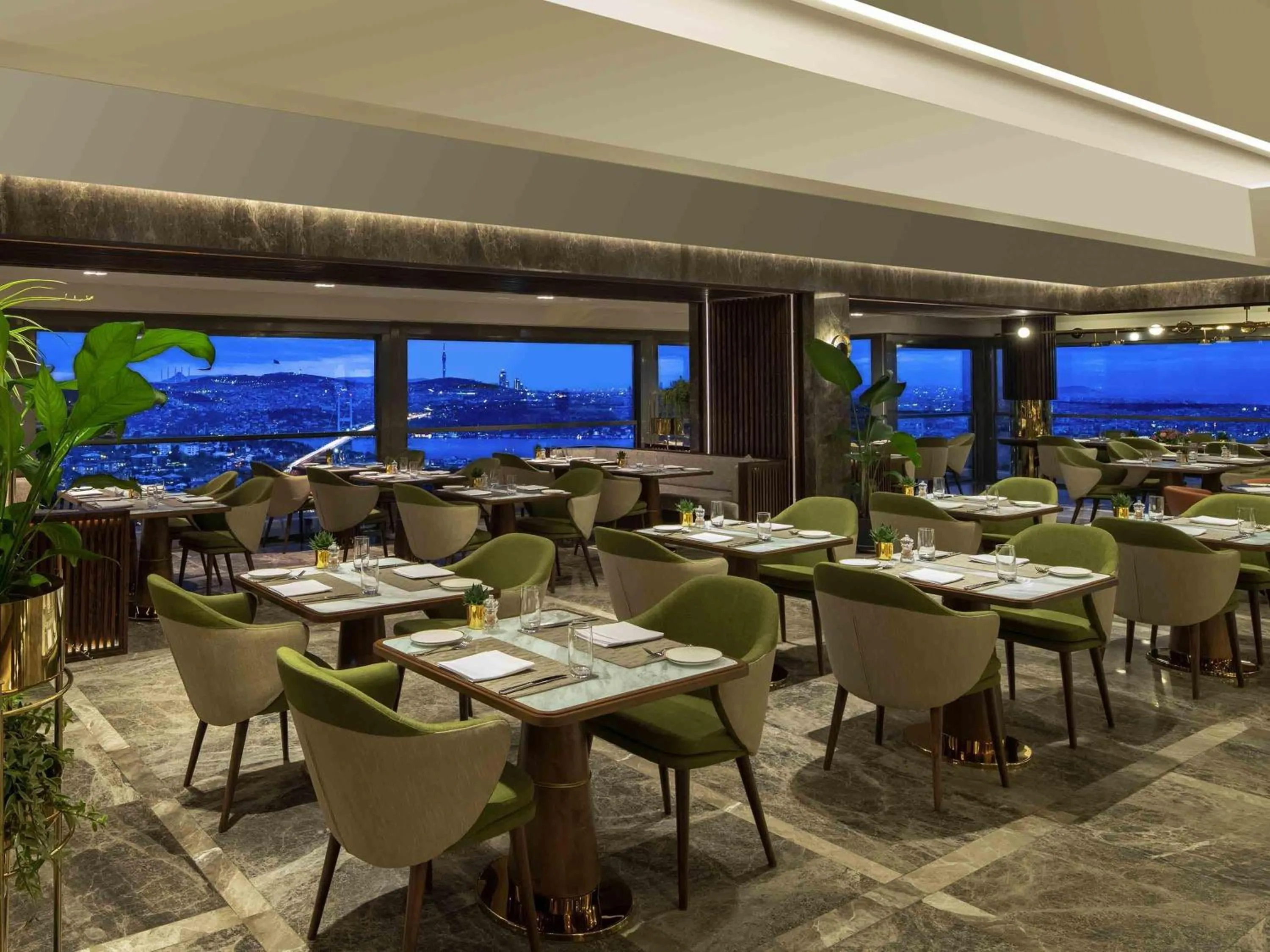 Restaurant/places to eat in Mövenpick Hotel Istanbul Bosphorus