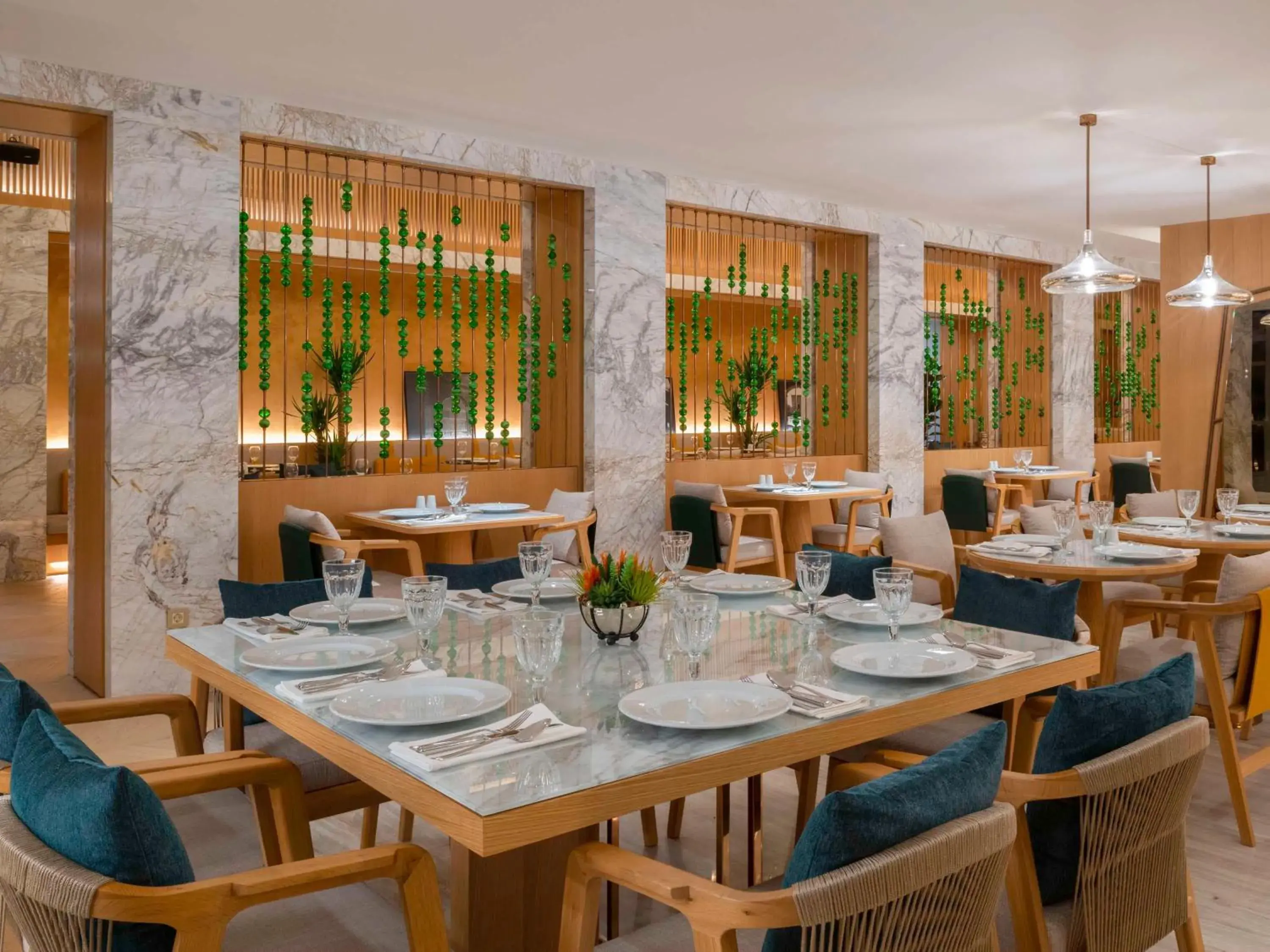 Restaurant/places to eat in Mövenpick Hotel Istanbul Bosphorus Restaurant/places to eat in Mövenpick Hotel Istanbul Bosphorus