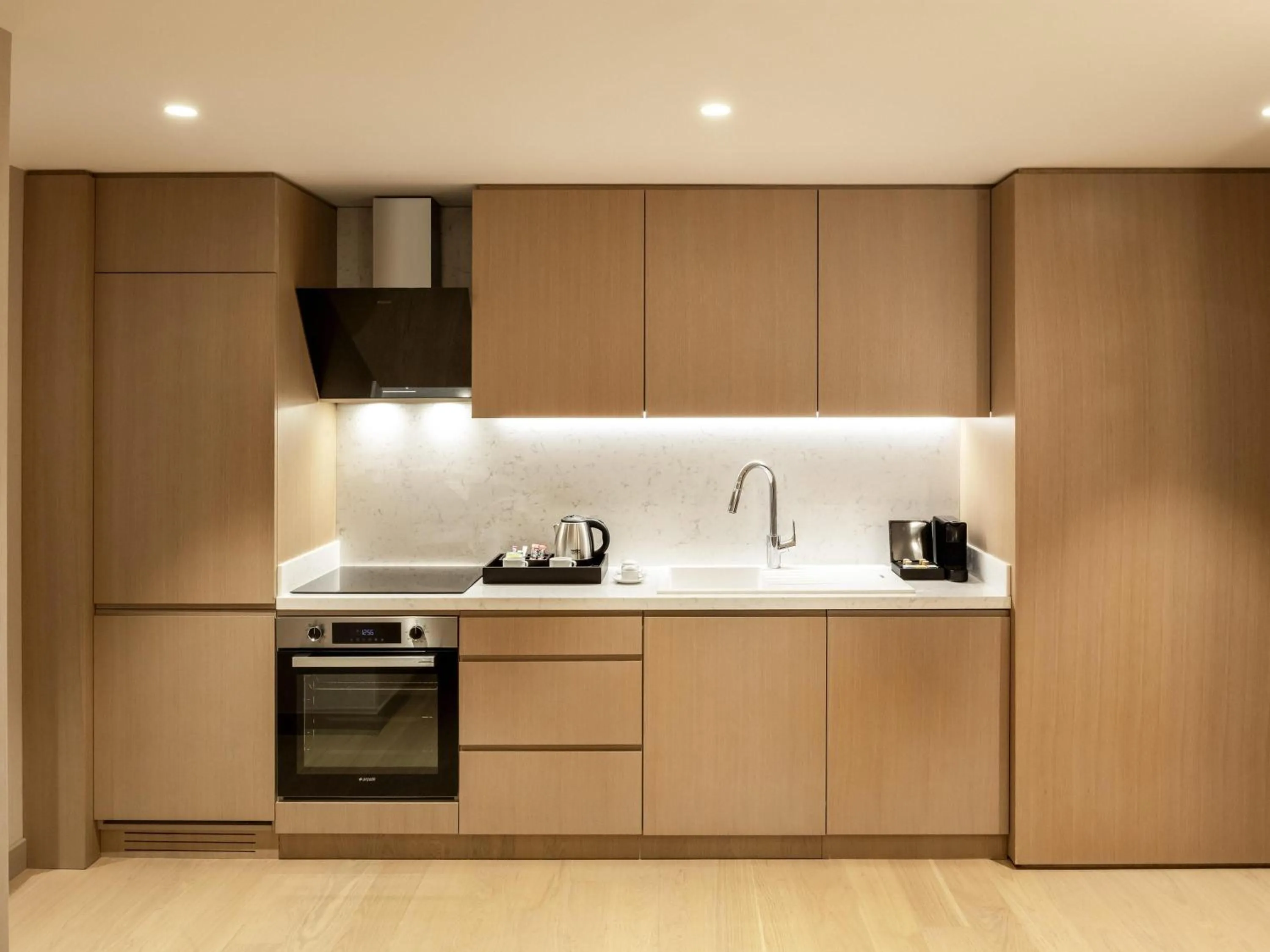 Photo of the whole room in Mövenpick Hotel Istanbul Bosphorus