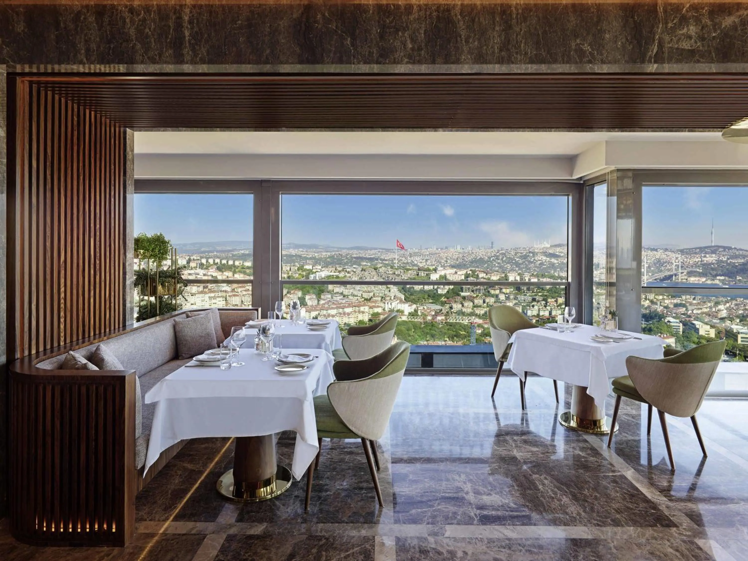 Restaurant/places to eat in Mövenpick Hotel Istanbul Bosphorus