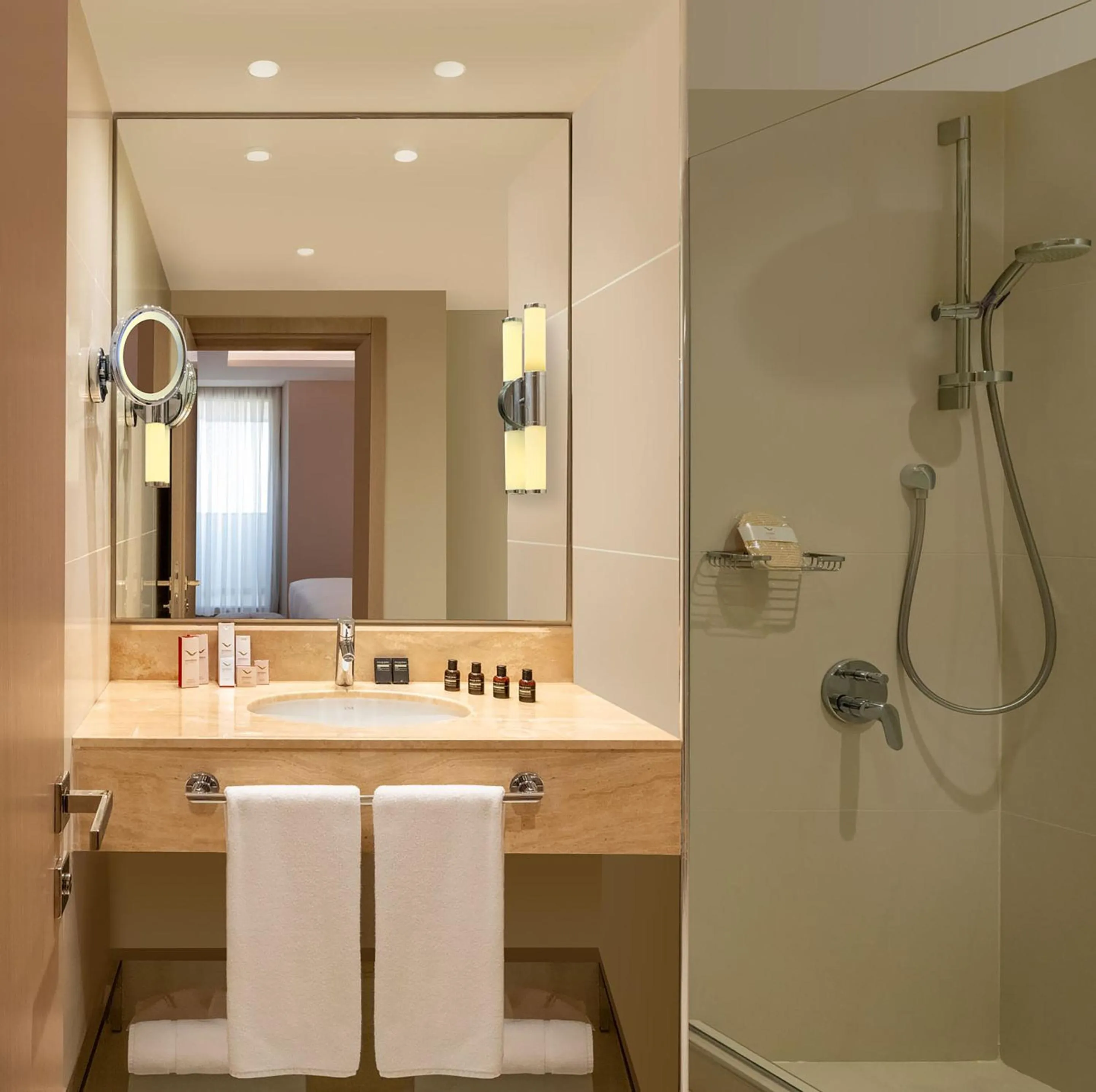 Bathroom in Mövenpick Hotel Istanbul Bosphorus