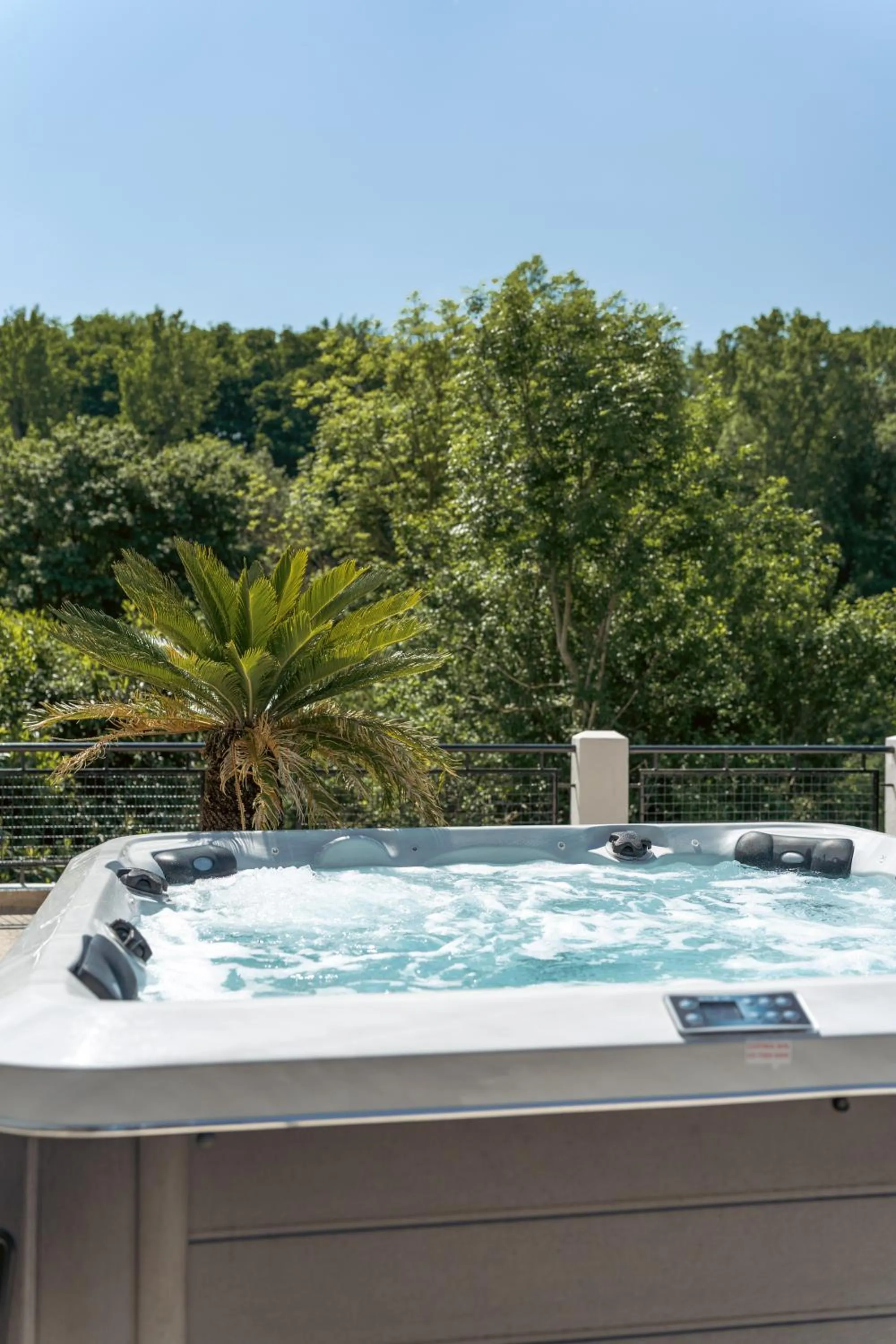 Hot Tub in La Coudraie - Proche de Disneyland
