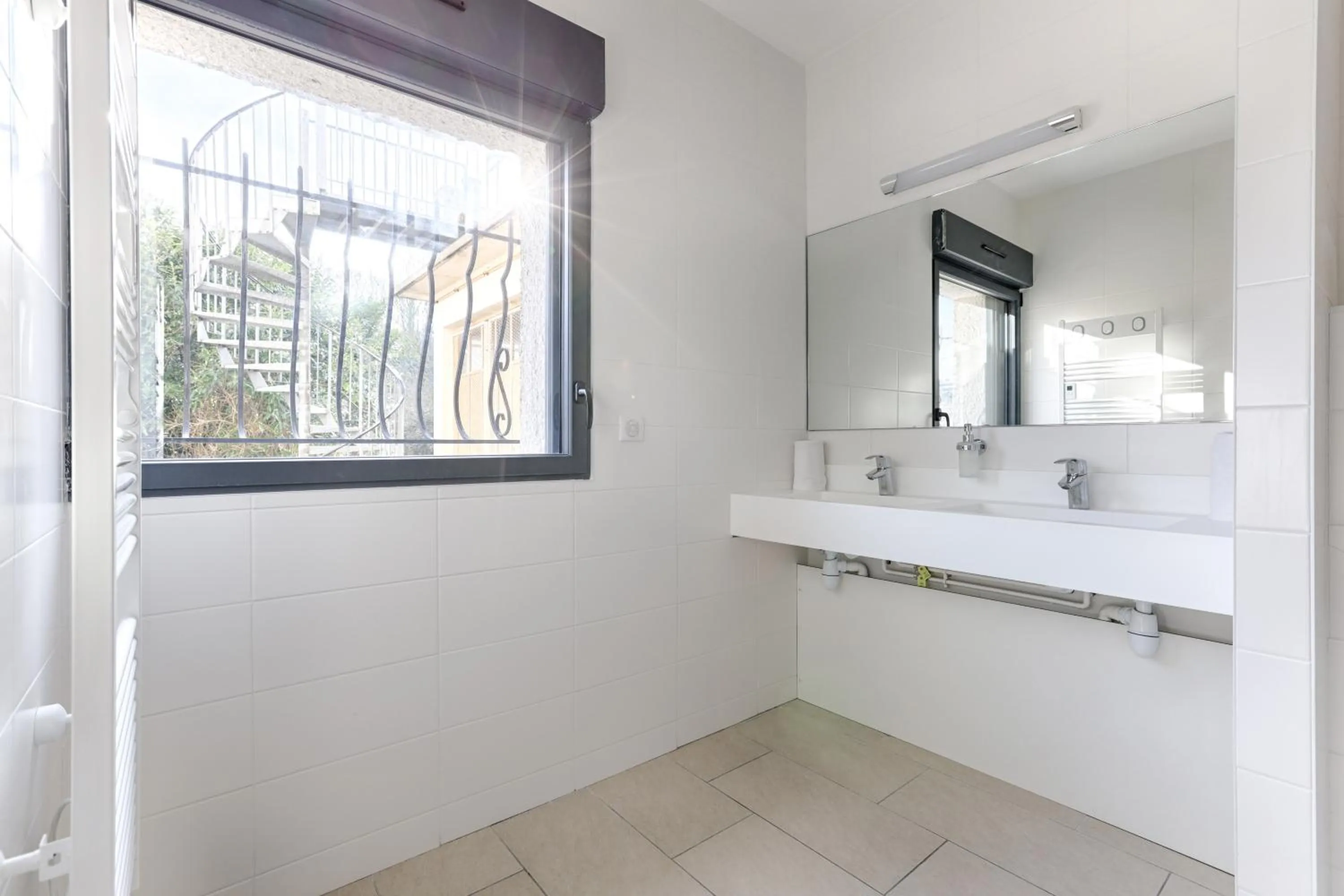 Bathroom in La Coudraie - Proche de Disneyland