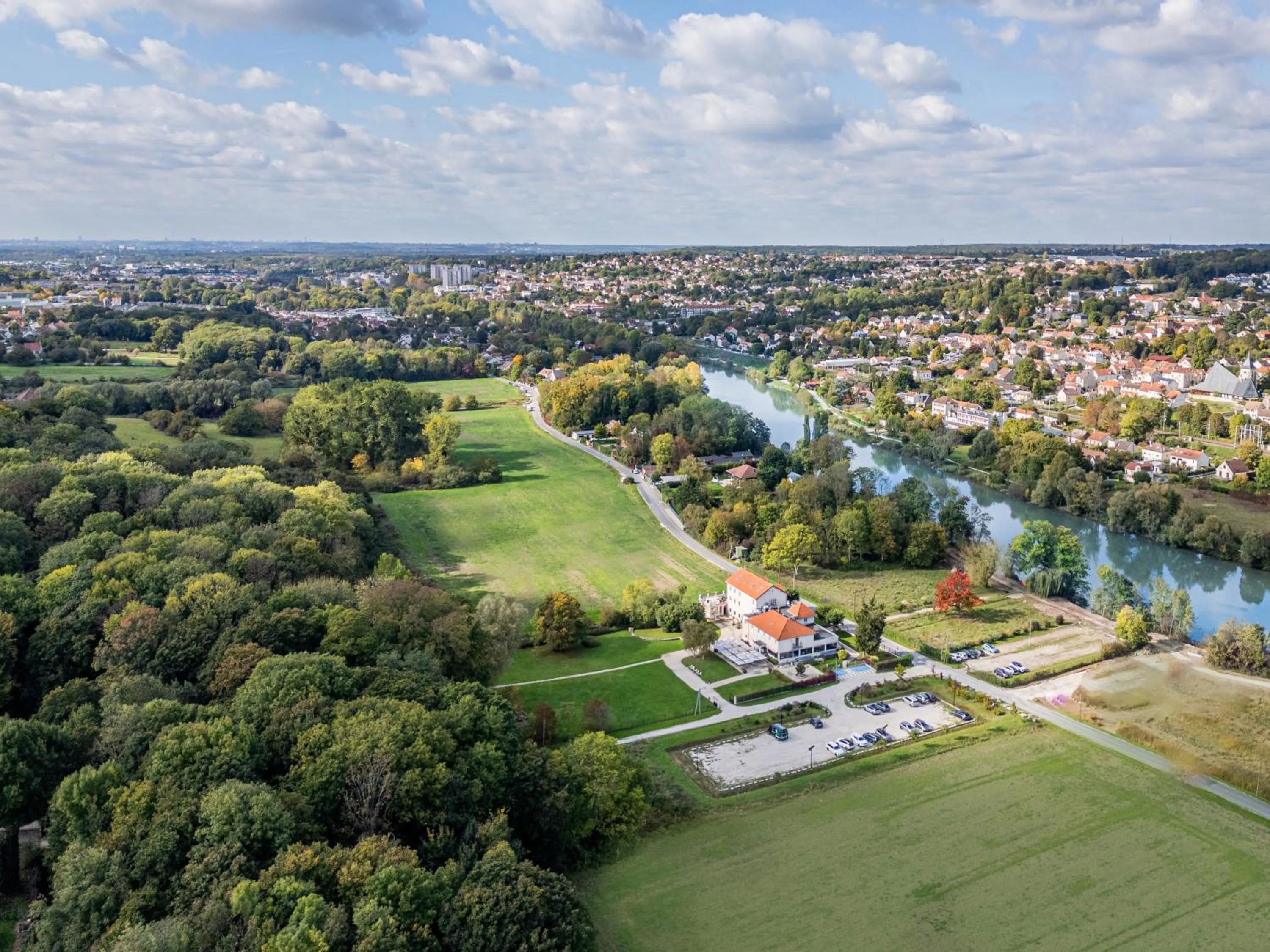 Property building in La Coudraie - Proche de Disneyland