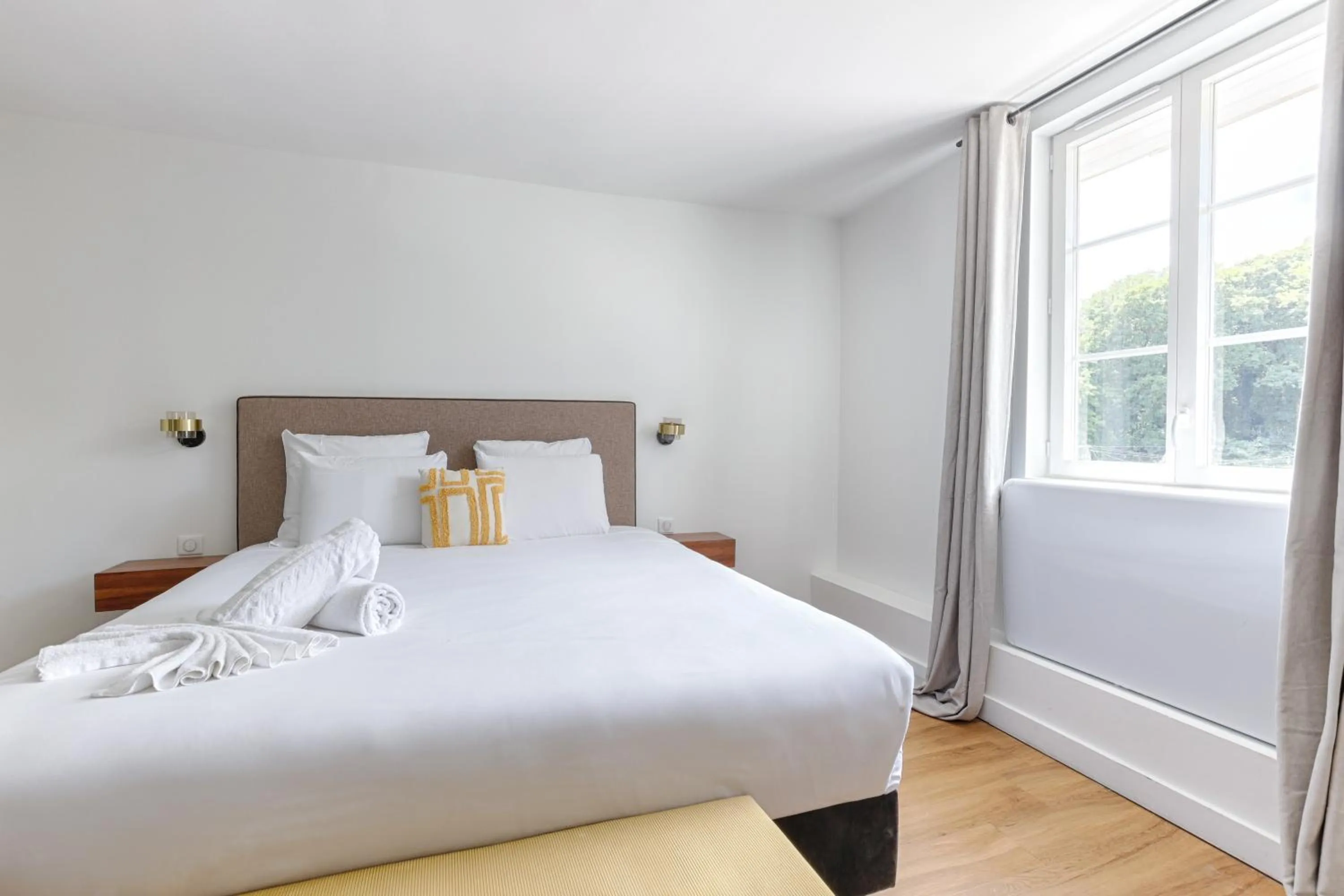 Garden view, Bed in La Coudraie - Proche de Disneyland