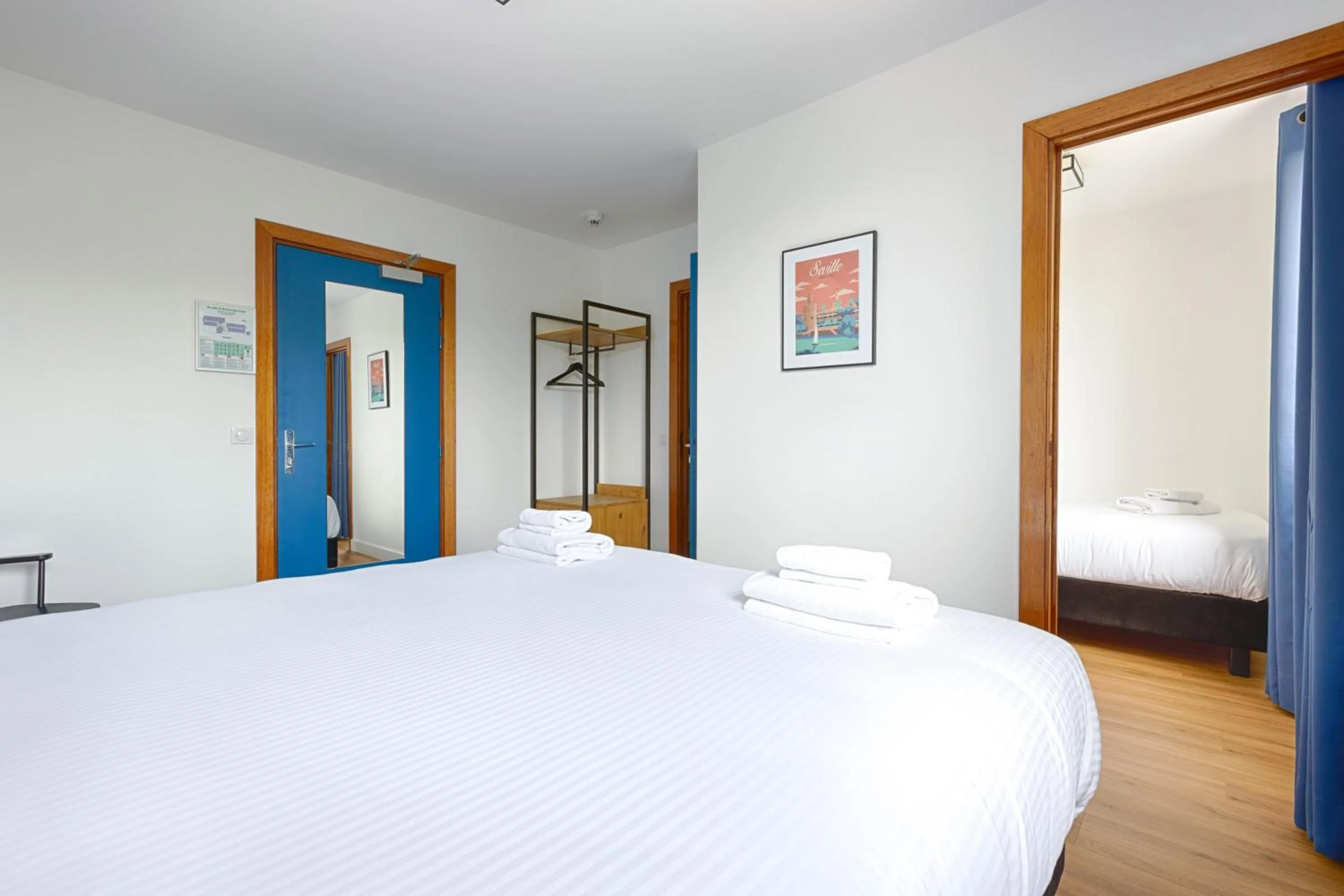 Bedroom, Bed in La Coudraie - Proche de Disneyland