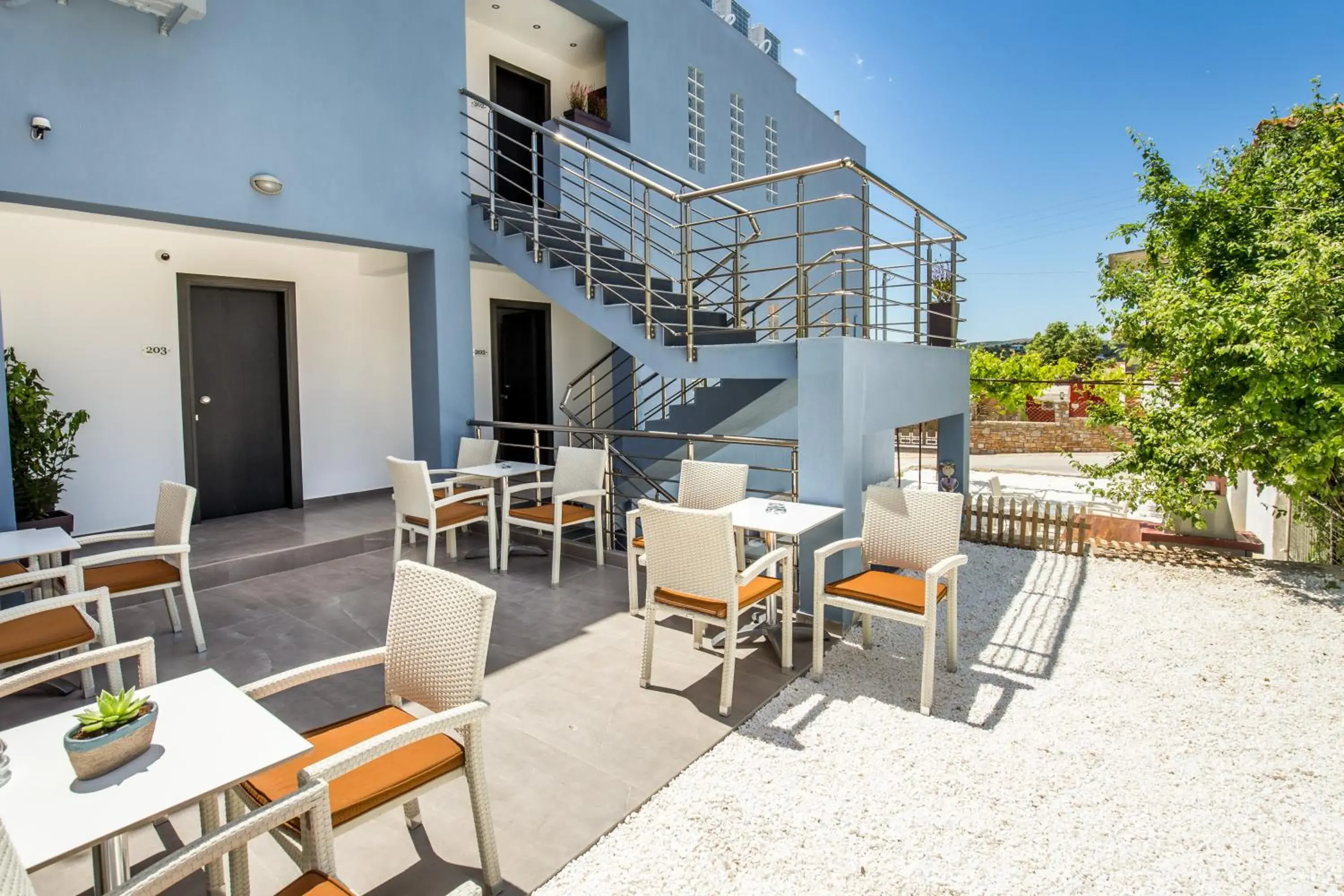 Property building in New Azzurro Deluxe Property building in New Azzurro Deluxe