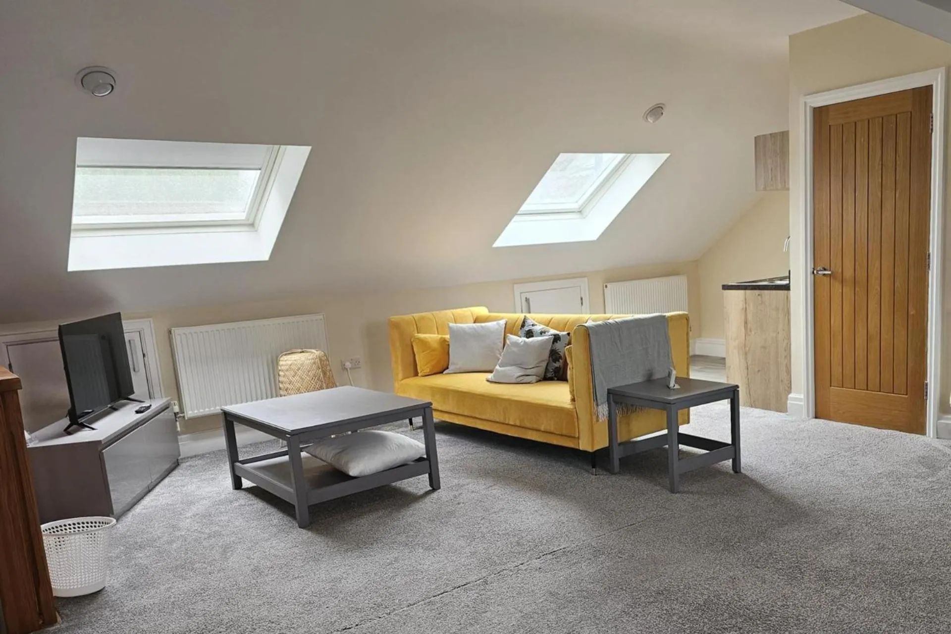 1 Bed Loft - Sleeps 2 - Parking - Wifi