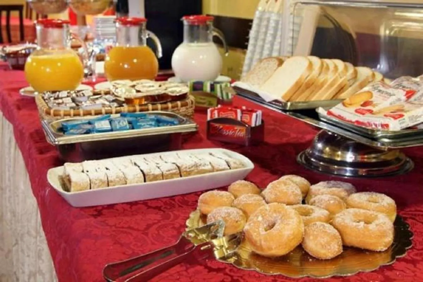 Continental breakfast in Hotel Cassia