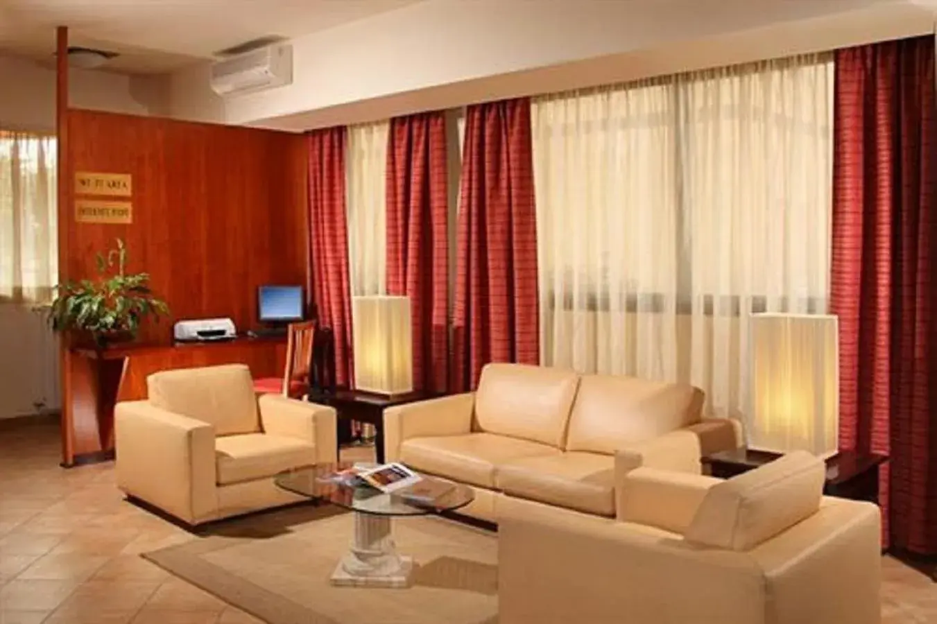 Lobby or reception in Hotel Cassia Lobby or reception in Hotel Cassia