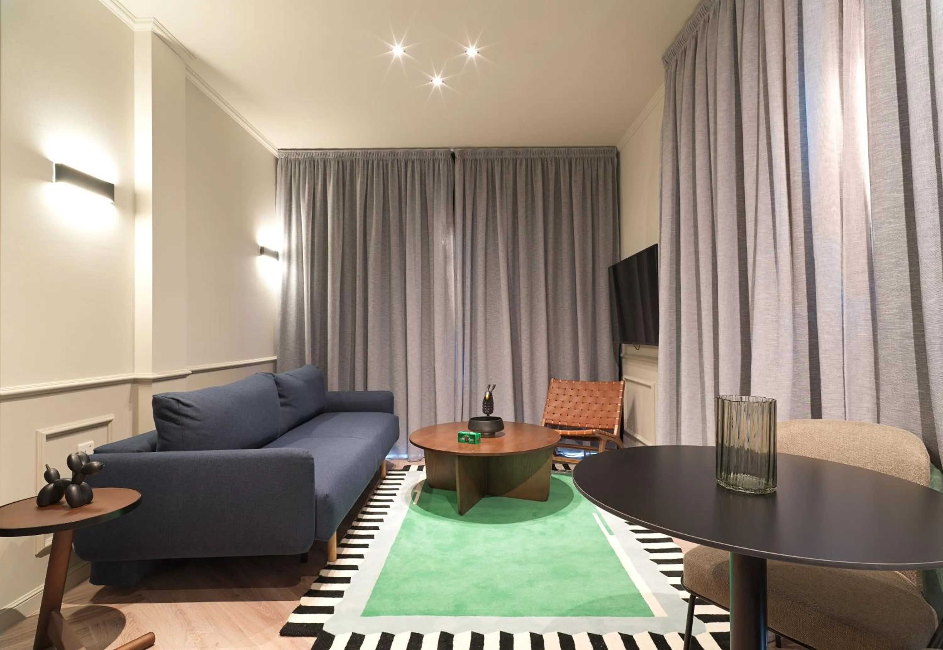 TV and multimedia in LIV The City Suites ADULTS ONLY