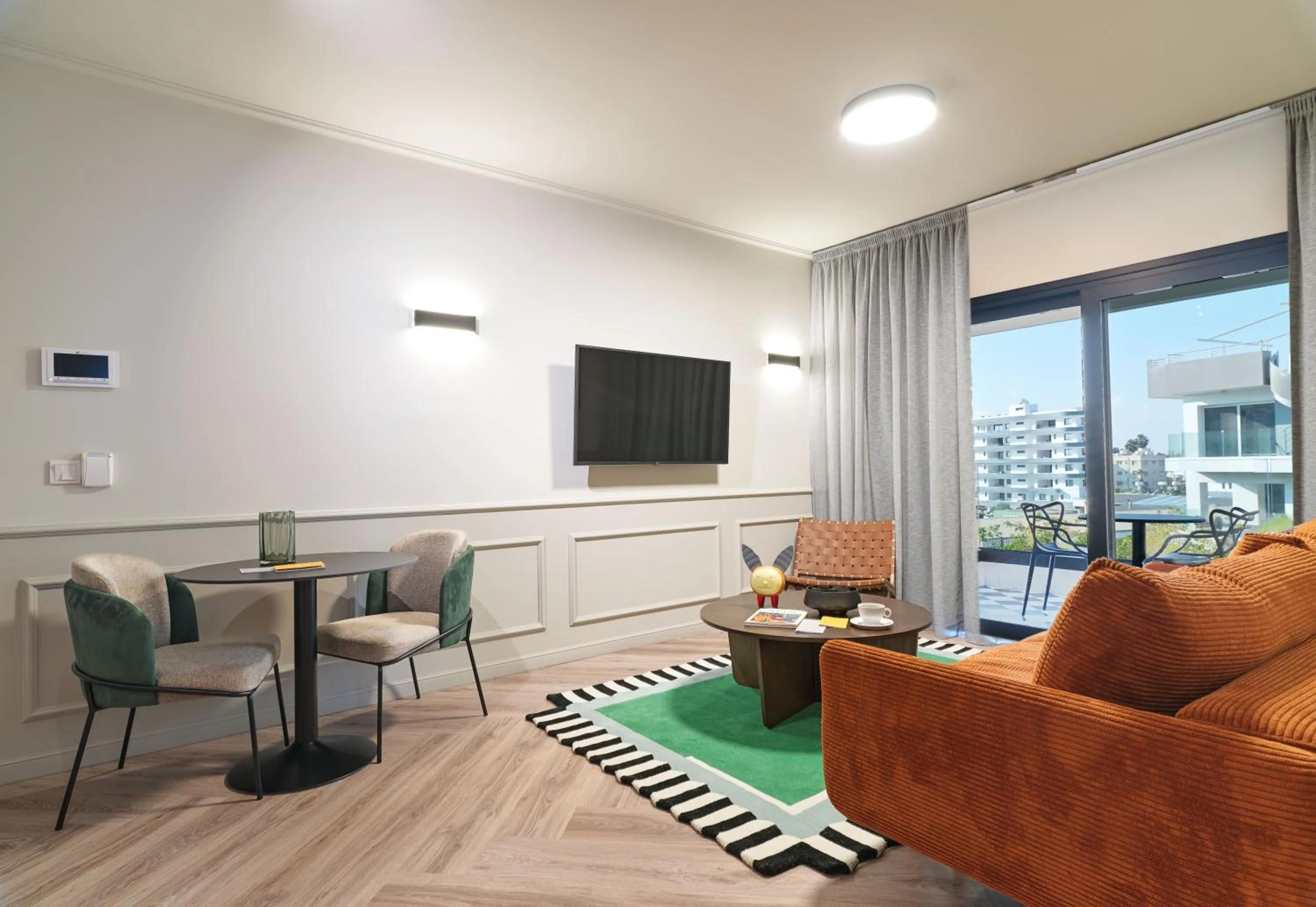 TV and multimedia in LIV The City Suites ADULTS ONLY