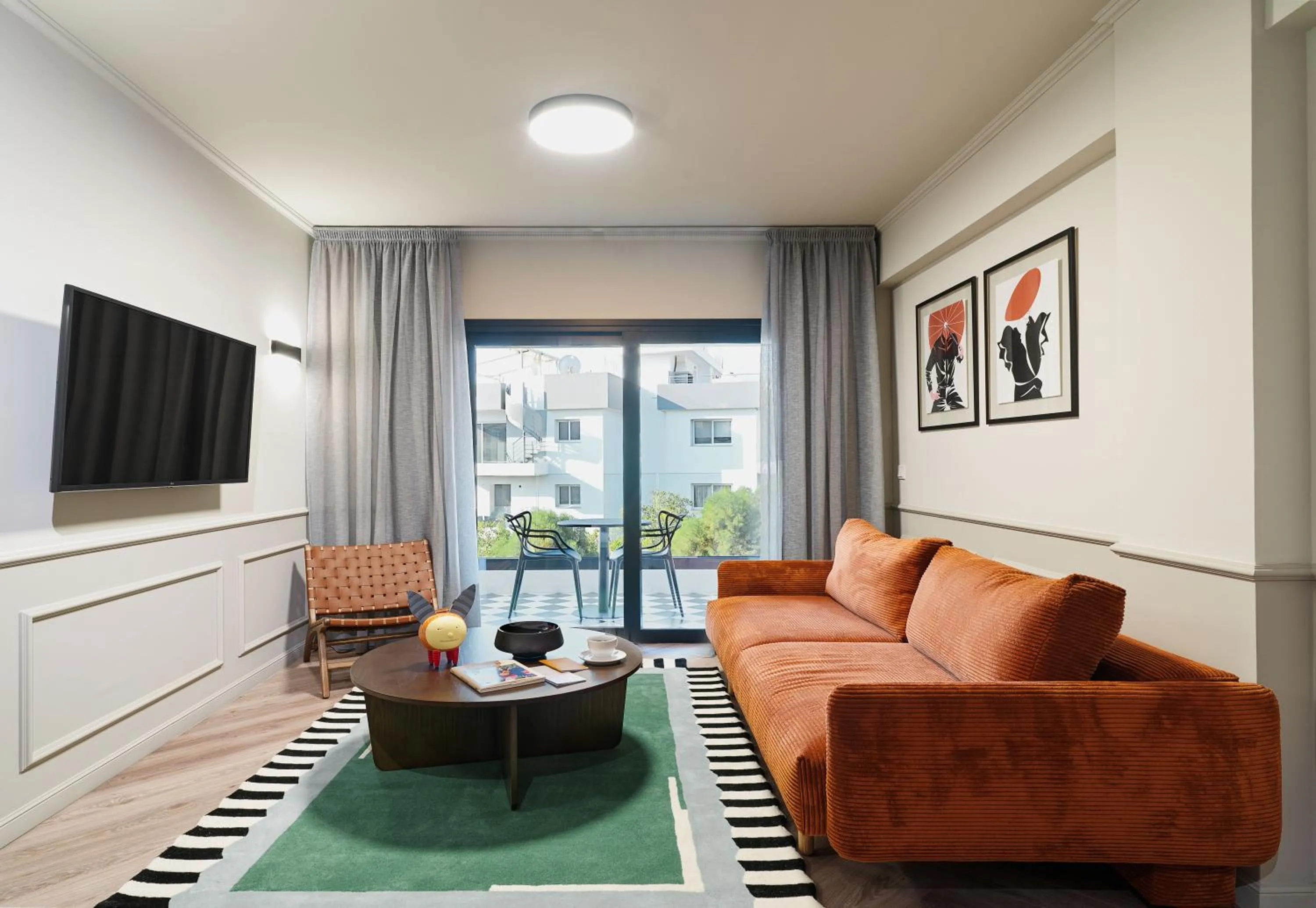 TV and multimedia in LIV The City Suites ADULTS ONLY